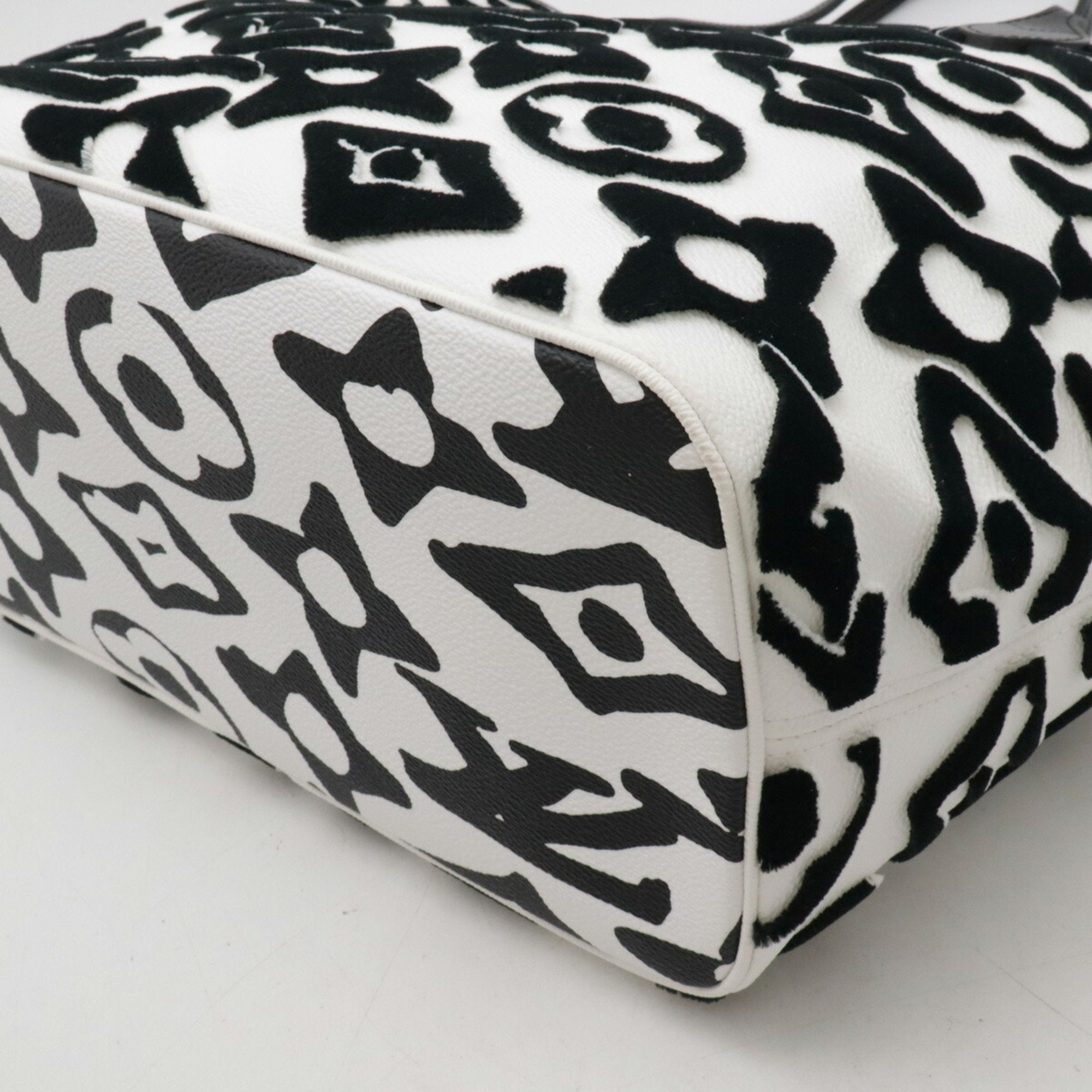 Louis Vuitton Black Monogram White Monogram Pouch Shoulder Bag Tote Bag (Pre-Owned)