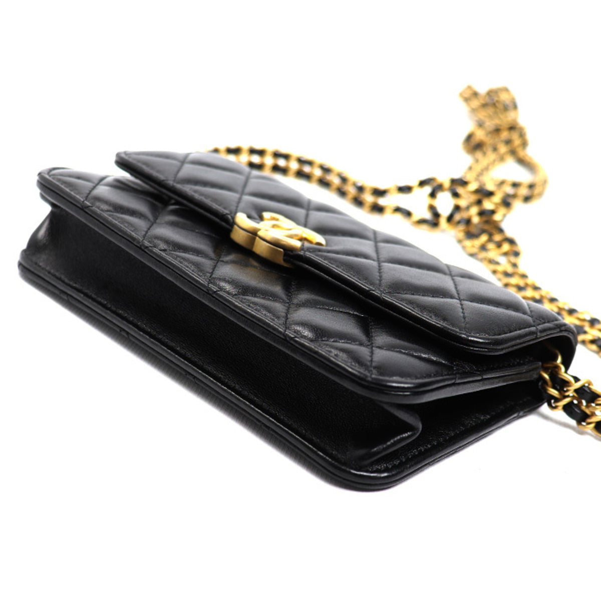 Chanel Black Leather Shoulder Bag (Pre-Owned)