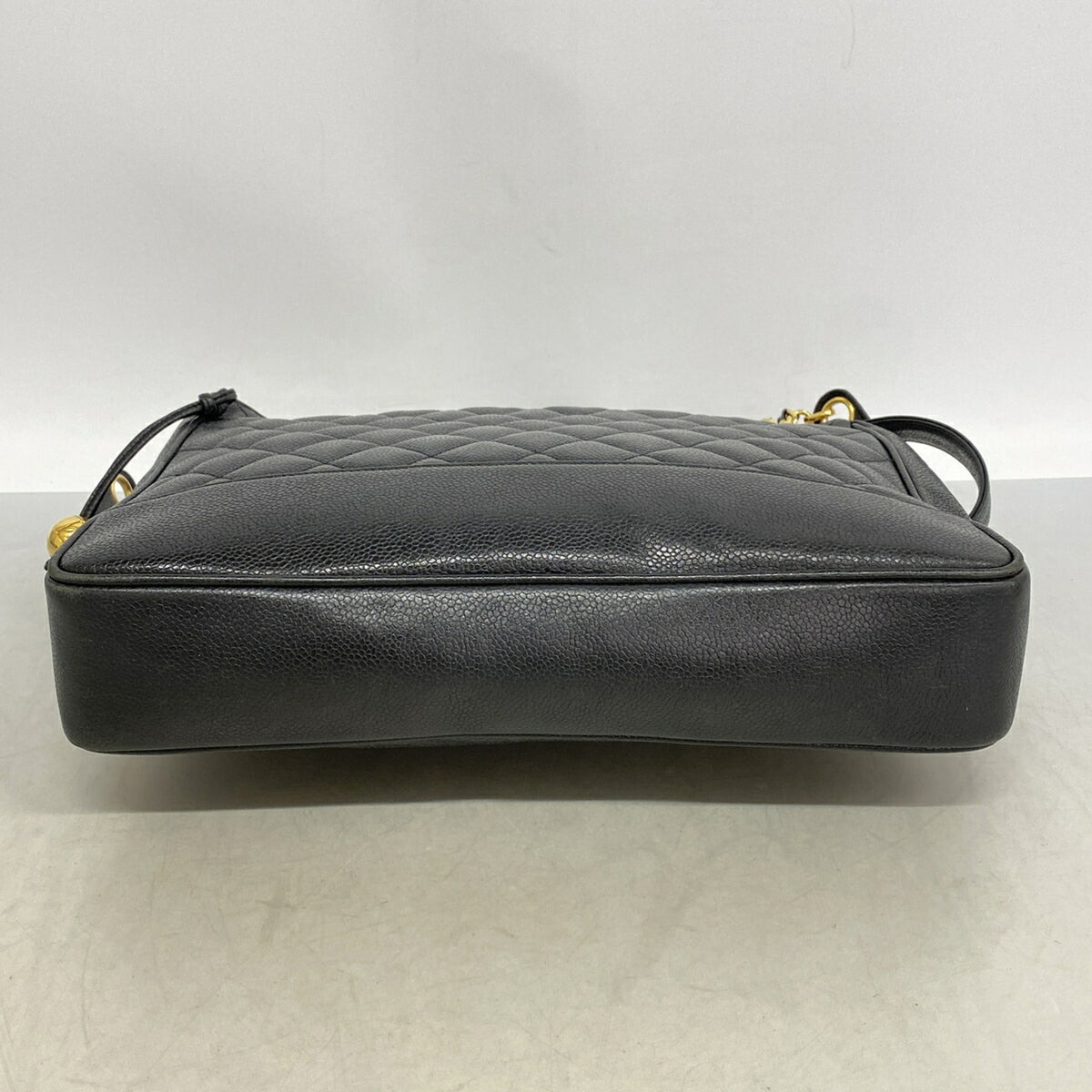 Chanel Black Grained Calfskin Shoulder Bag (Pre-Owned)