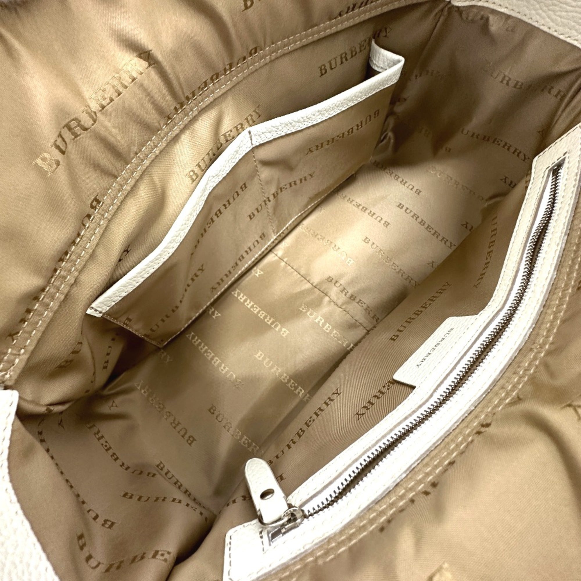 Burberry Beige Cloth Handbag (Pre-Owned)