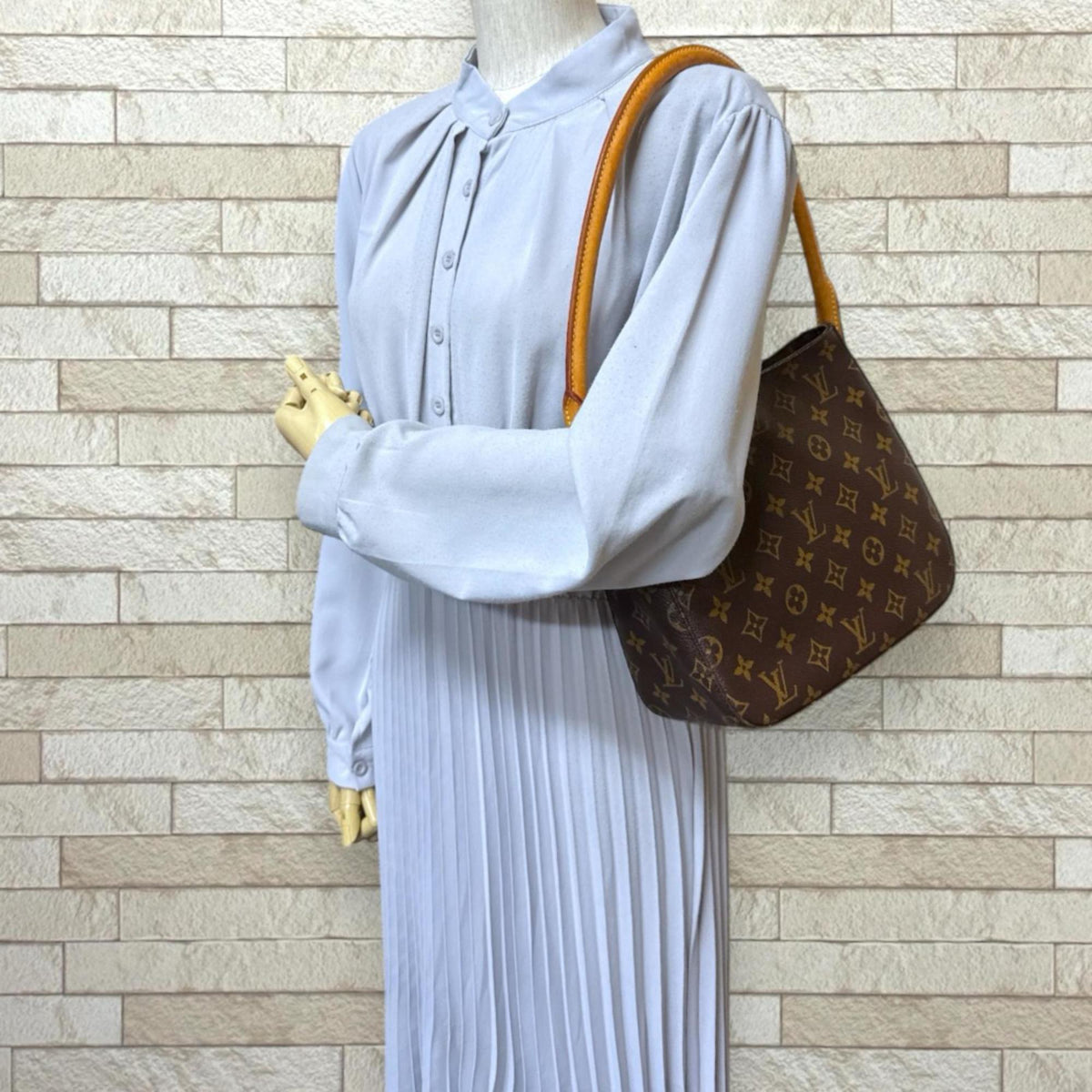 Louis Vuitton Brown Monogram Shoulder Bag (Pre-Owned)