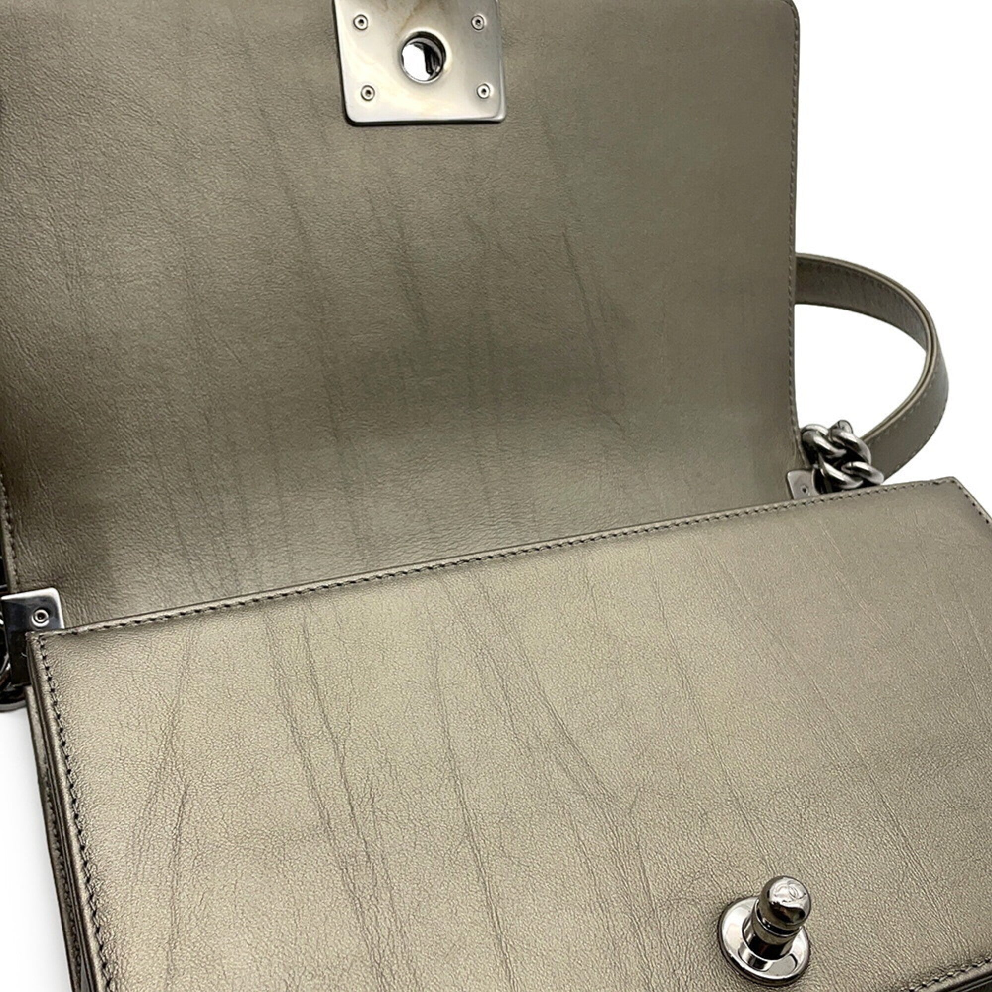 Chanel Metallic Gray Leather Handbag Shoulder Bag (Pre-Owned)