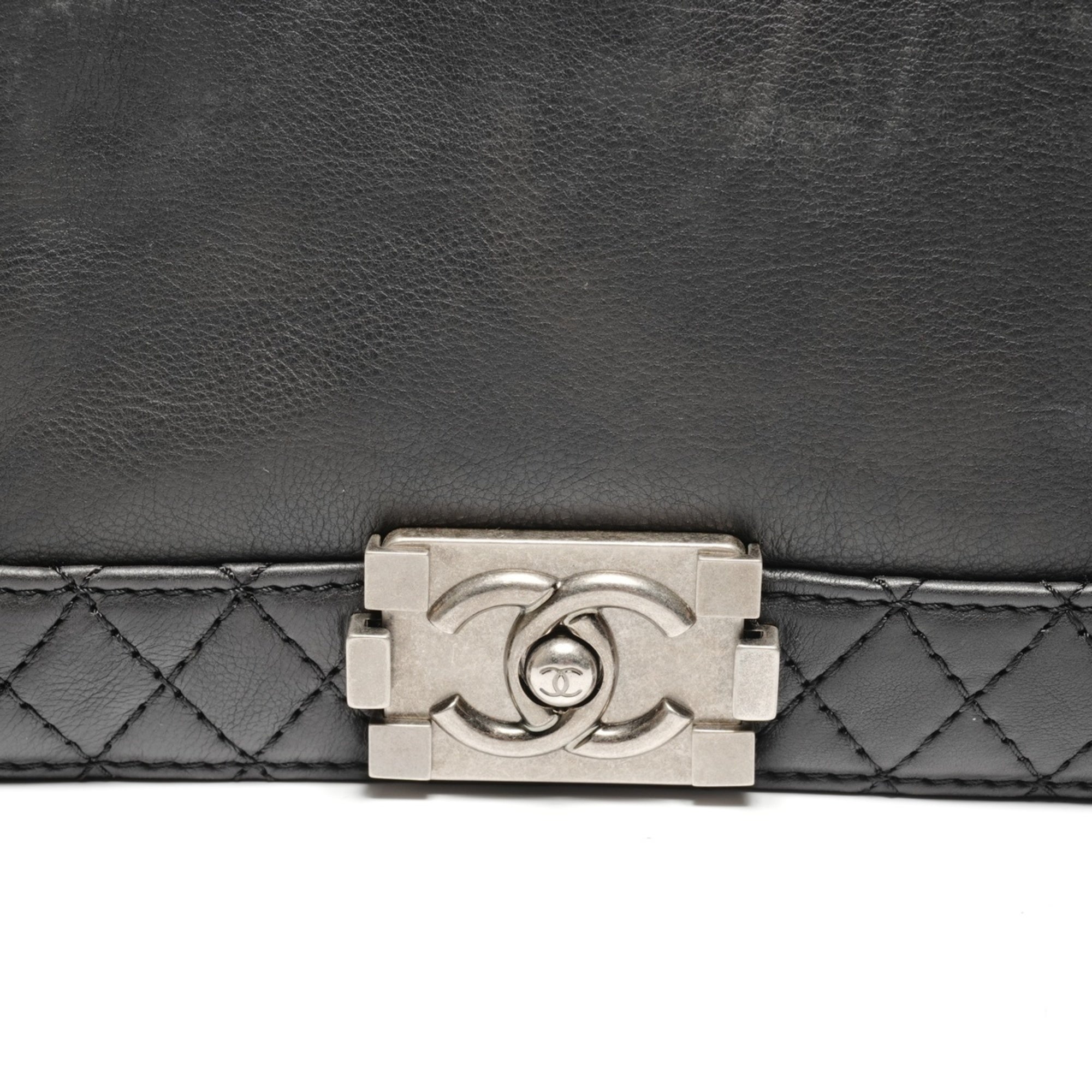 Chanel Black Shoulder Bag (Pre-Owned)
