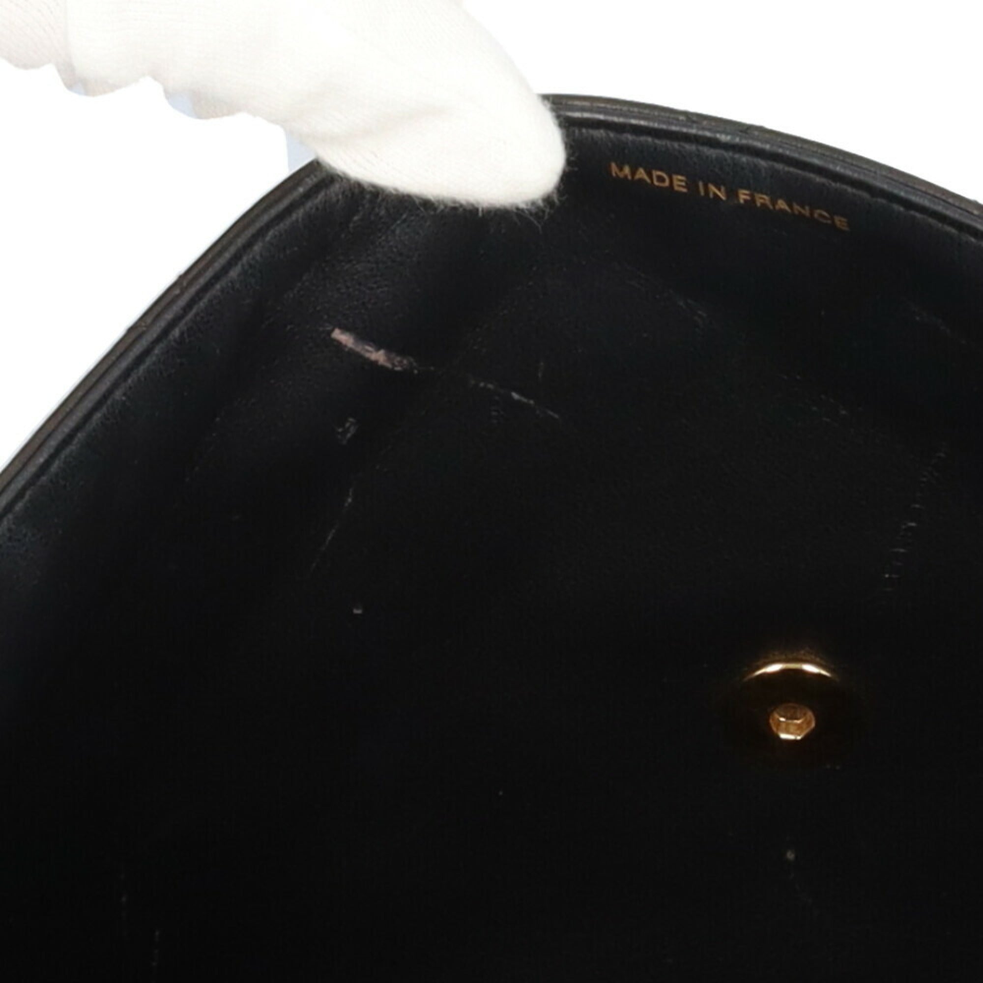 Chanel Black Leather Shoulder Bag (Pre-Owned)