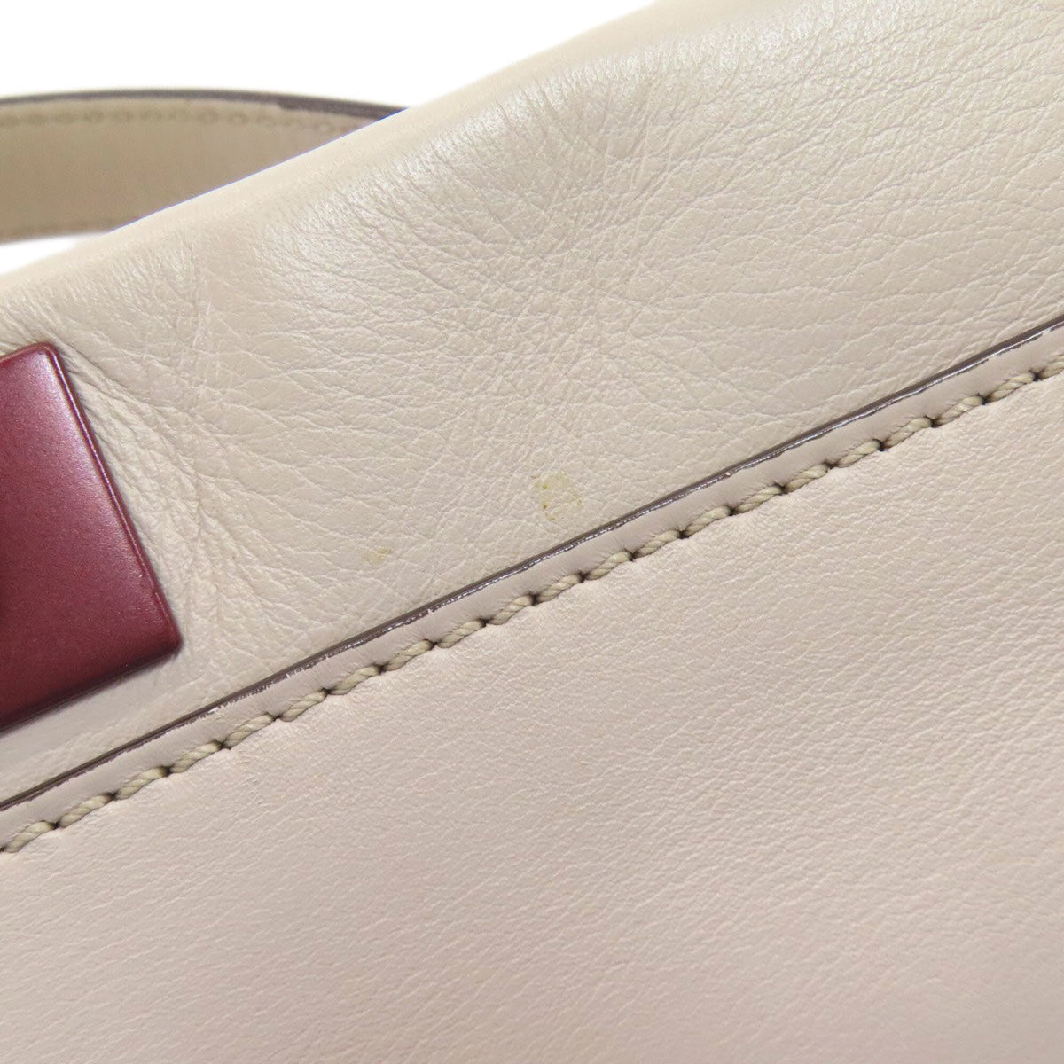 Fendi Light Gray Leather Handbag (Pre-Owned)