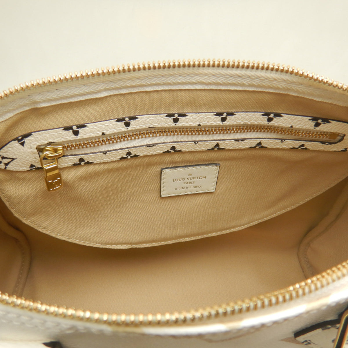 Louis Vuitton Beige Khaki White Coated Canvas Handbag (Pre-Owned)