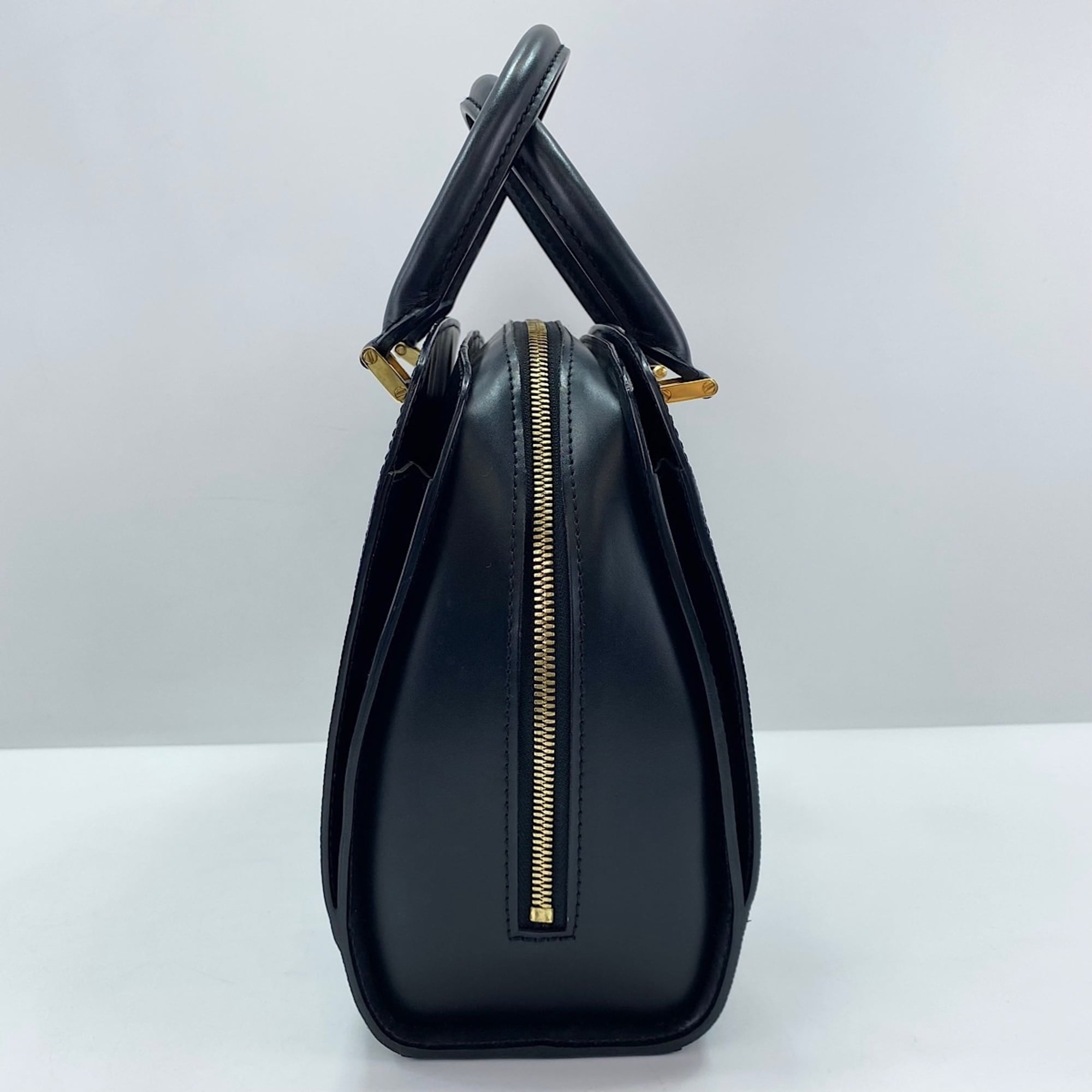 Louis Vuitton Black Handbag (Pre-Owned)