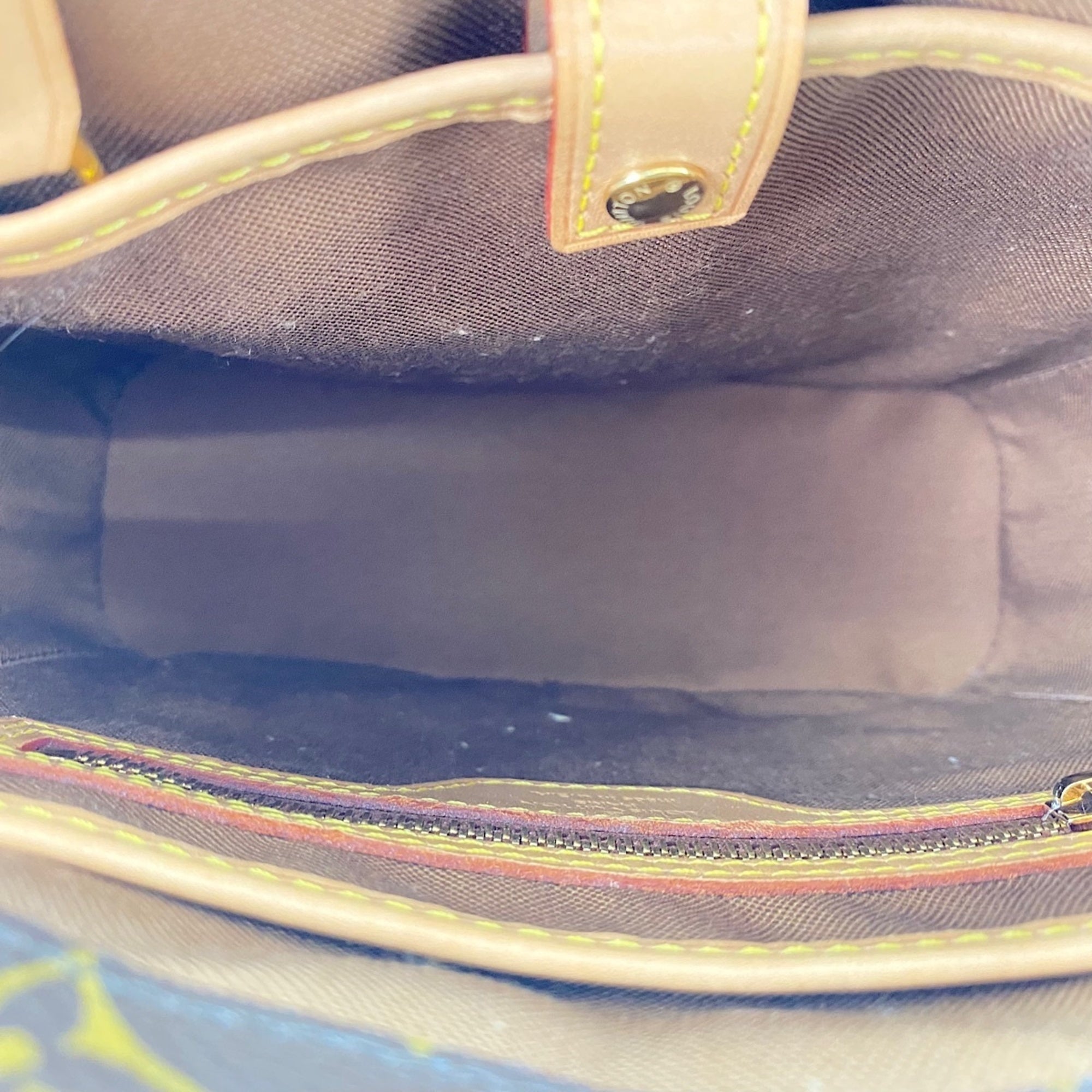 Louis Vuitton Brown Handbag (Pre-Owned)