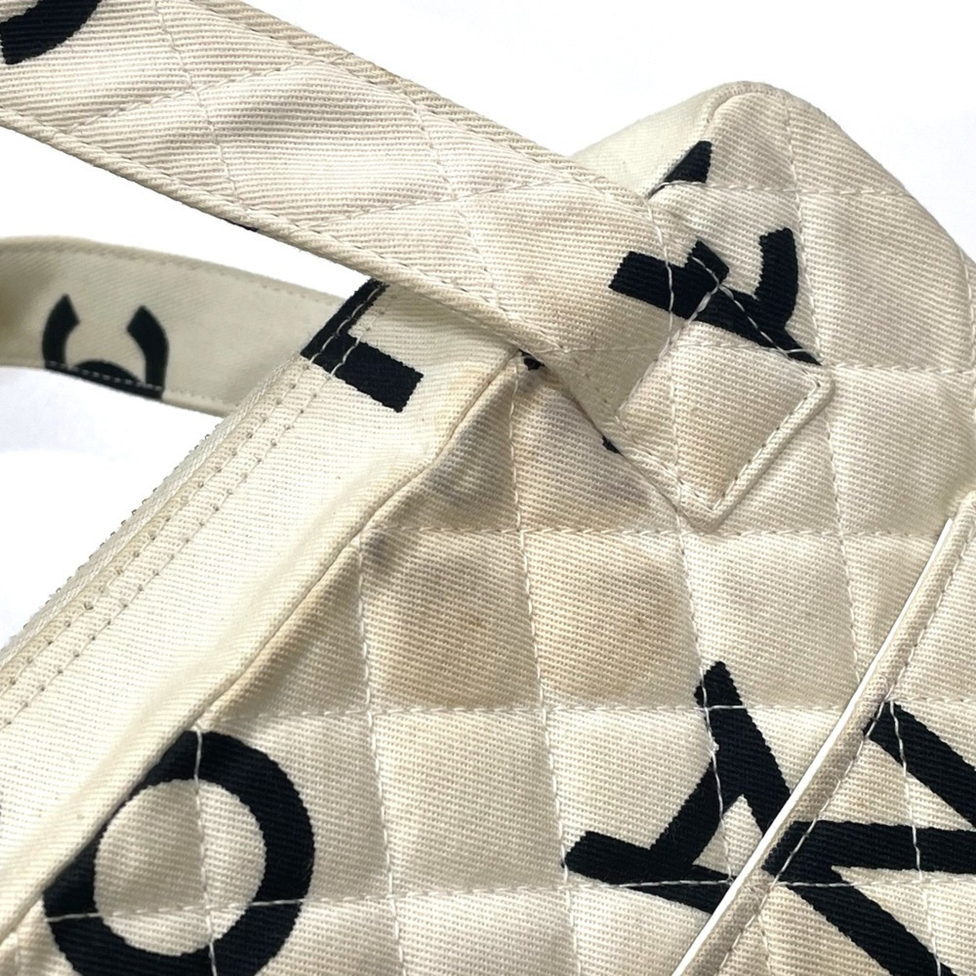 Chanel White Cotton Handbag (Pre-Owned)