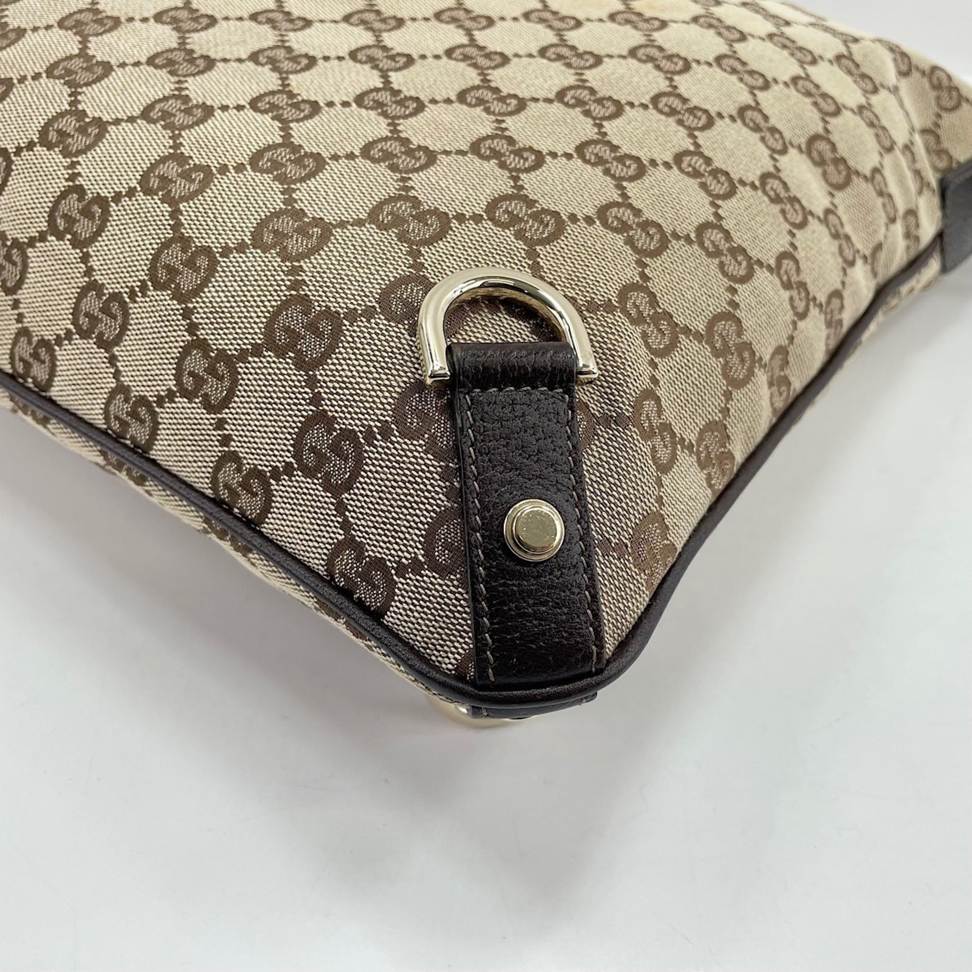 Gucci Beige Shoulder Bag (Pre-Owned)