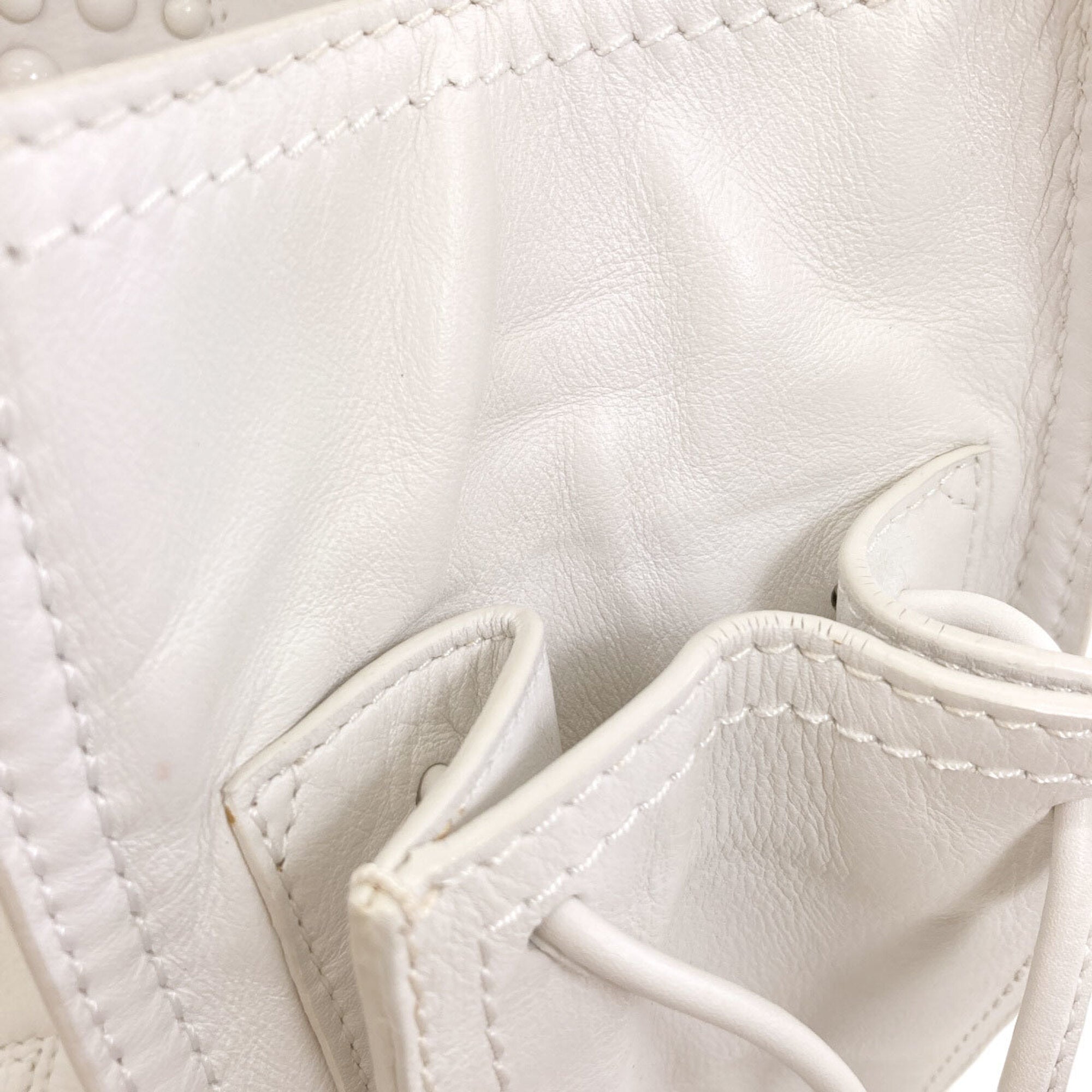 Loewe White Leather Tote Bag (Pre-Owned)