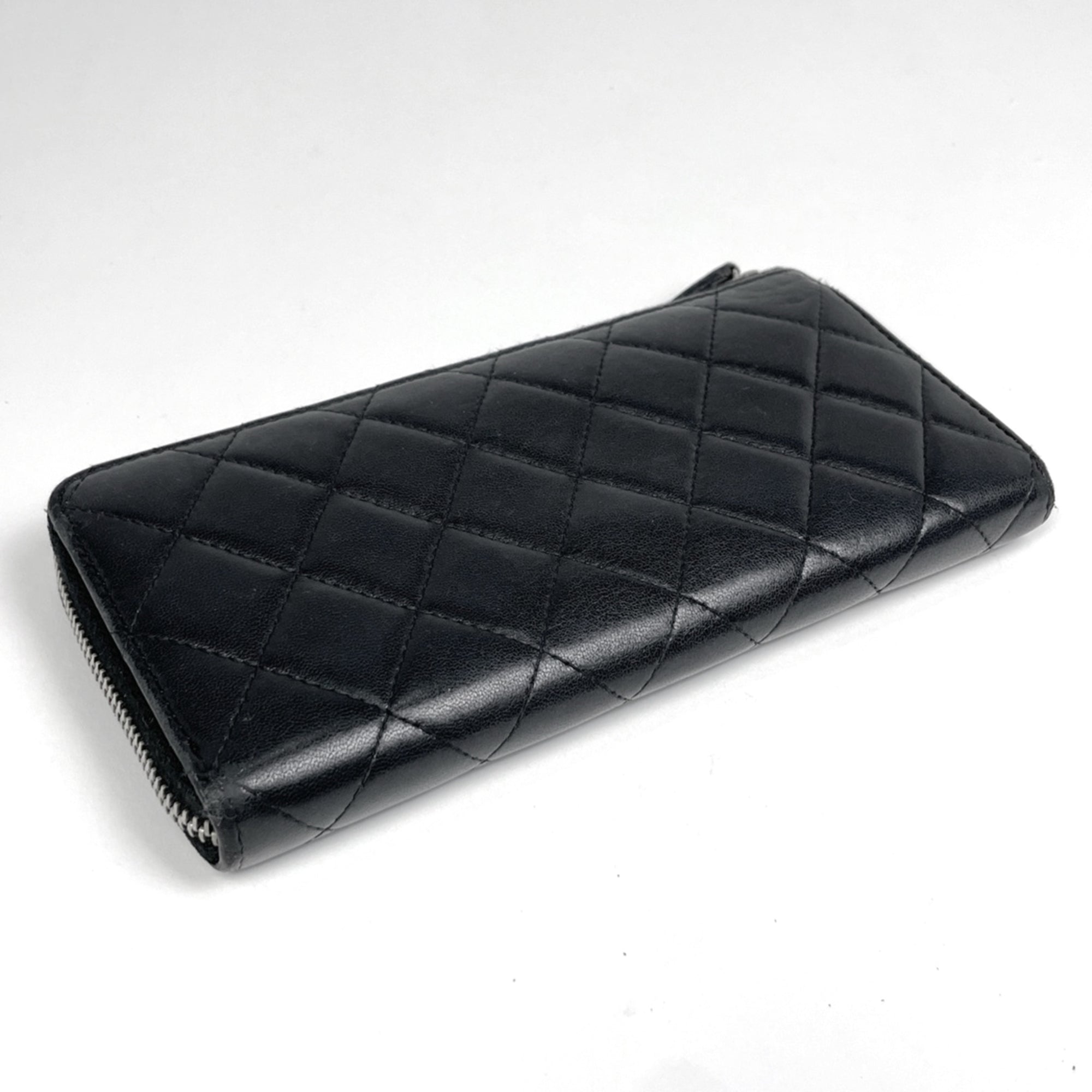 Chanel Black Leather Long Wallet (Bi-Fold) (Pre-Owned)