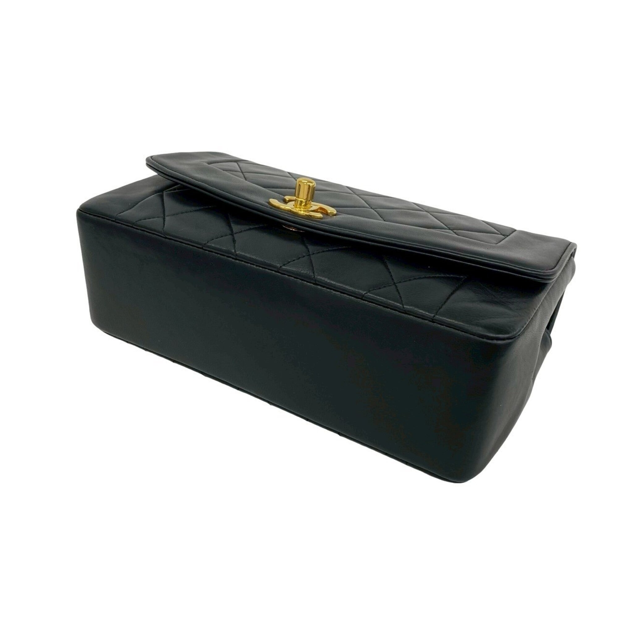 Chanel Black Leather Shoulder Bag (Pre-Owned)