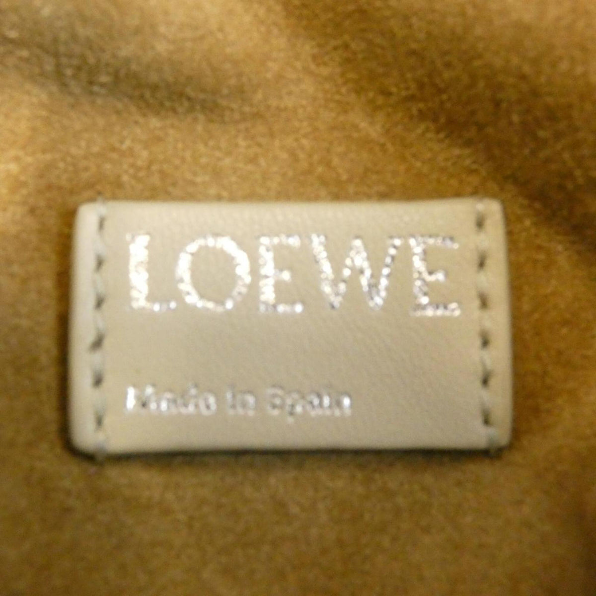 Loewe White Leather Beach Bag Handbag (Pre-Owned)