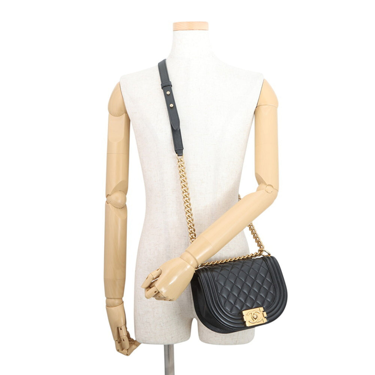 Chanel Black Grained Calfskin Handbag Shoulder Bag (Pre-Owned)
