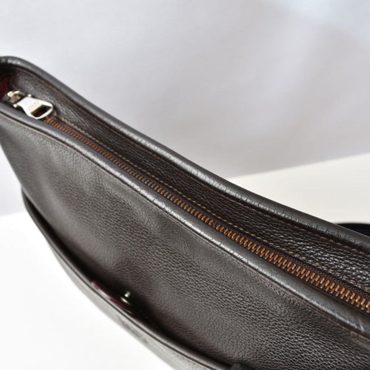 Loewe Dark Brown Leather Messenger Bag Shoulder Bag (Pre-Owned)
