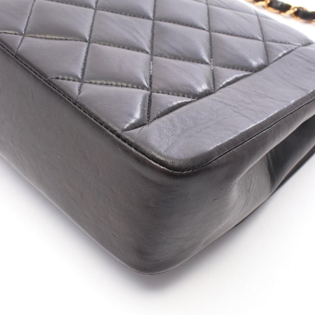 Chanel Black Leather Handbag Shoulder Bag (Pre-Owned)
