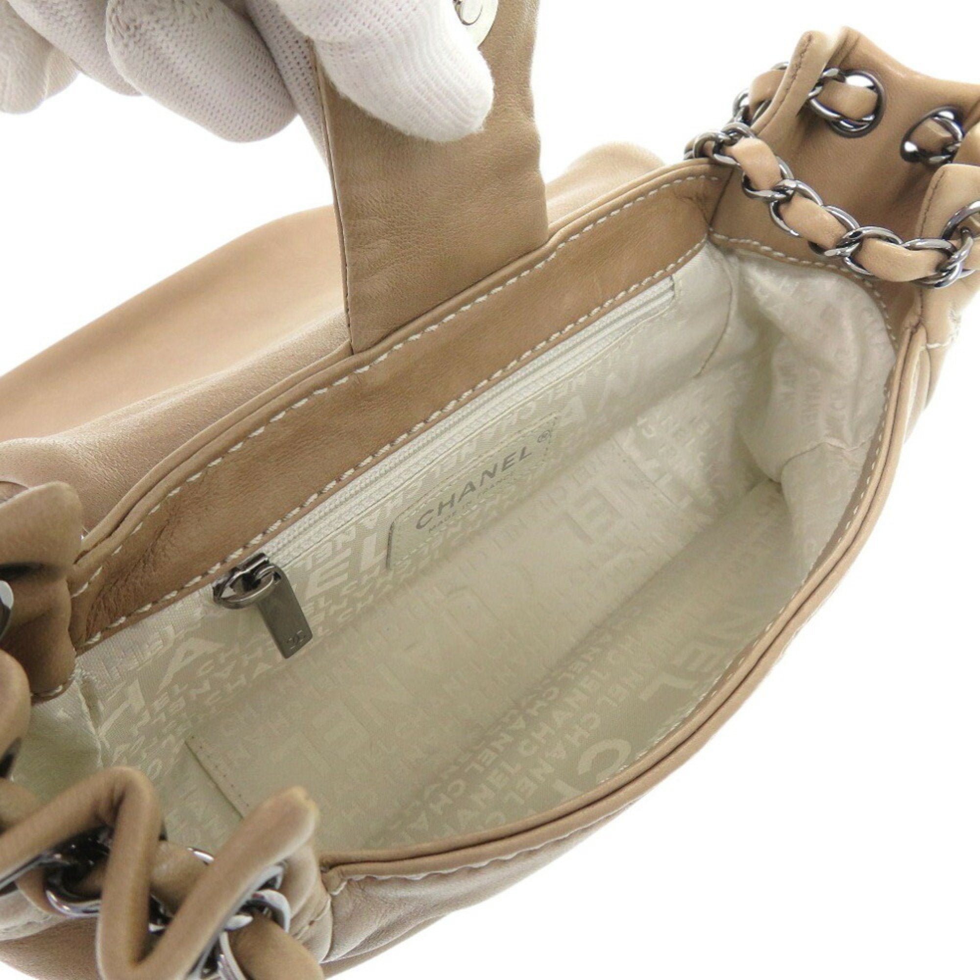 Chanel Beige Leather Shoulder Bag (Pre-Owned)