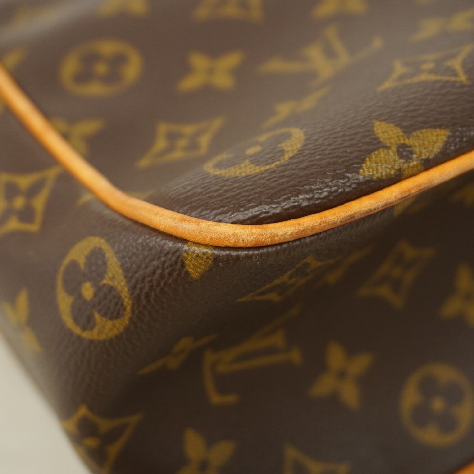 Louis Vuitton Brown Tote Bag (Pre-Owned)