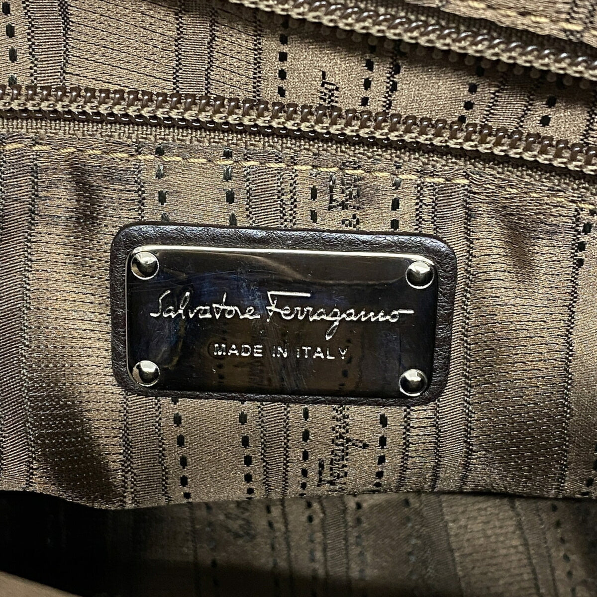 Salvatore Ferragamo Dark Brown Leather Handbag (Pre-Owned)