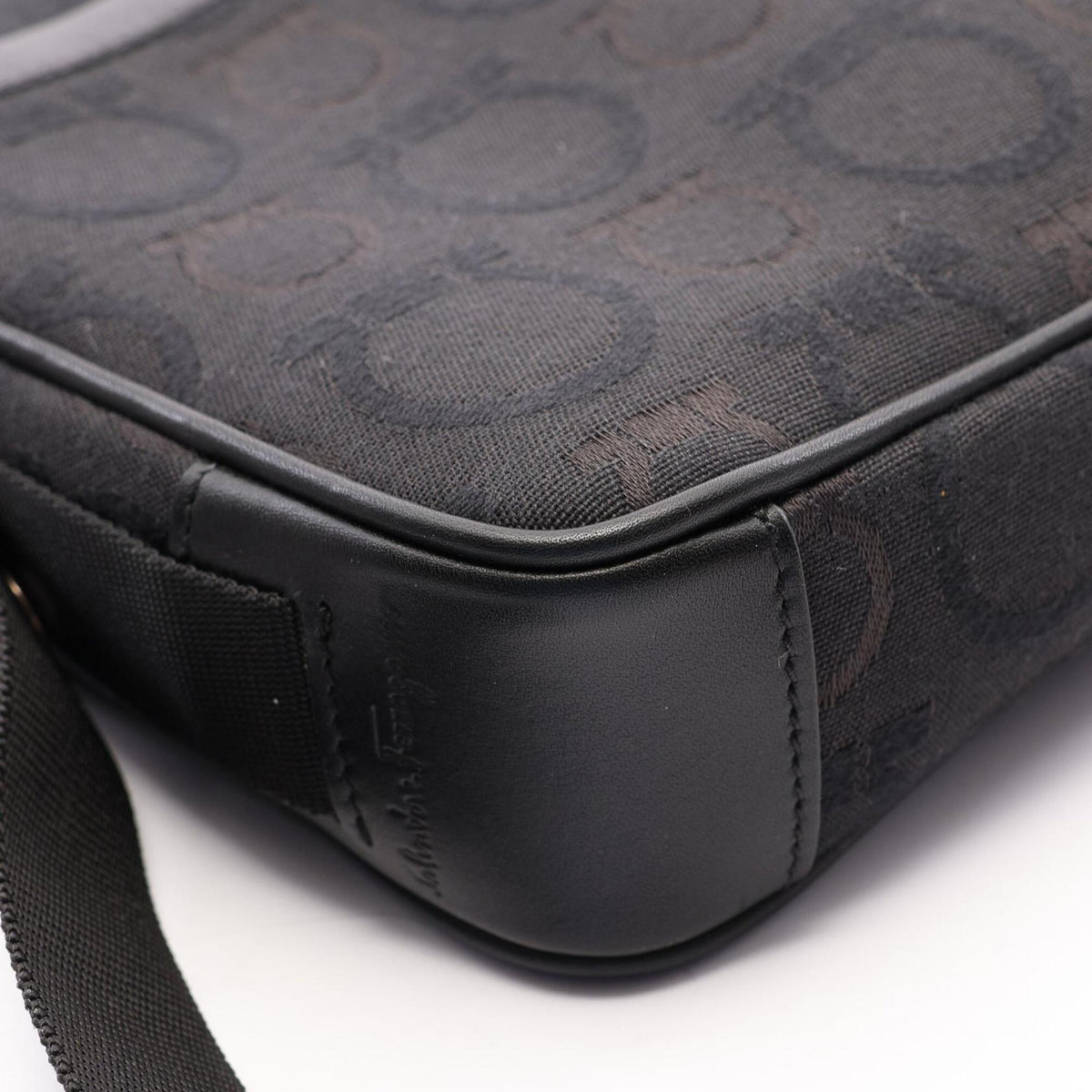 Salvatore Ferragamo Black Canvas Leather Handbag Shoulder Bag (Pre-Owned)
