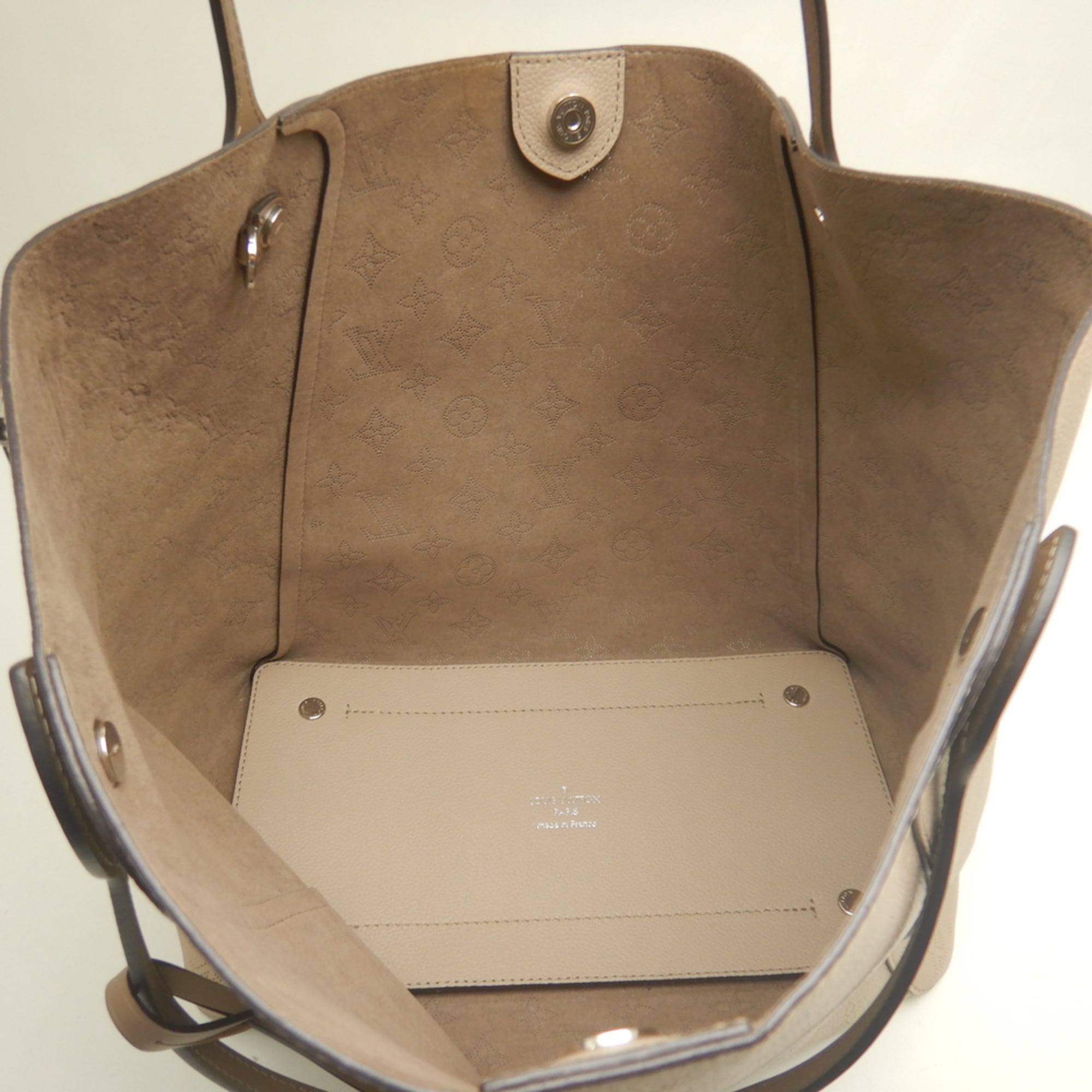 Louis Vuitton Galle Mahina Leather Pouch Tote Bag (Pre-Owned)