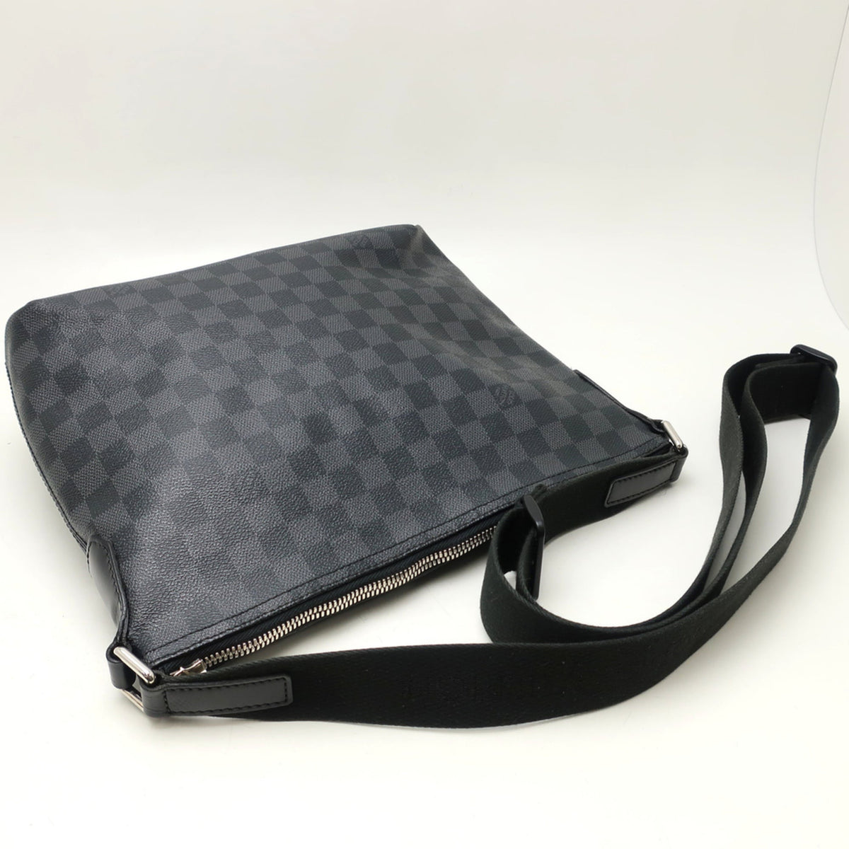 Louis Vuitton Black Damier Canvas Damier Graphite Damier Graphite Shoulder Bag (Pre-Owned)
