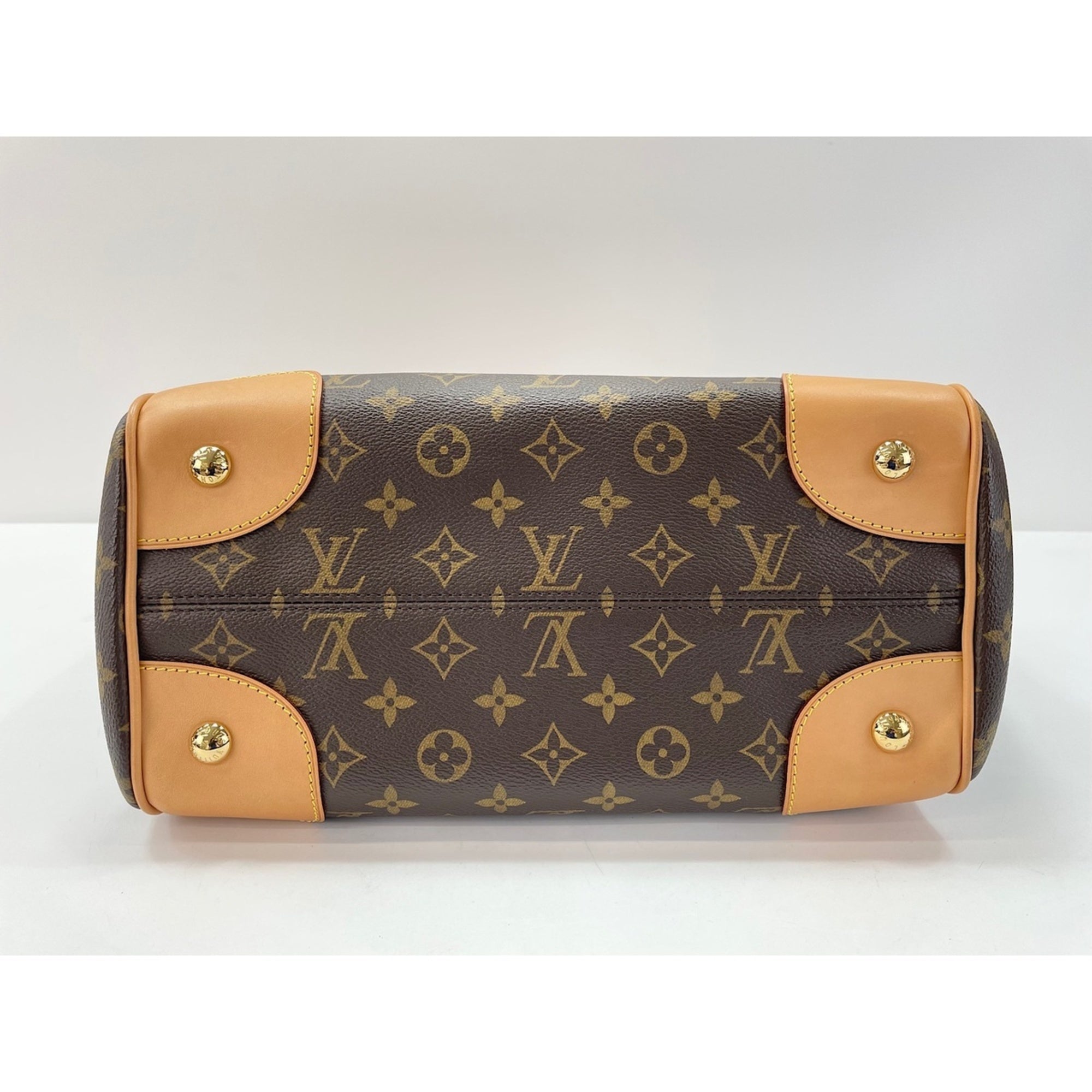 Louis Vuitton Brown Shoulder Bag (Pre-Owned)