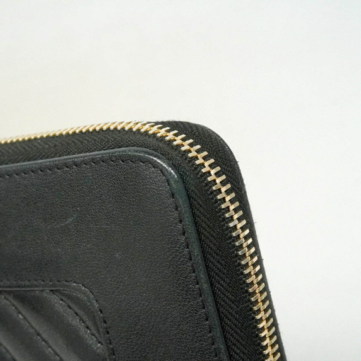 Chanel Black Leather Long Wallet (Bi-Fold) (Pre-Owned)
