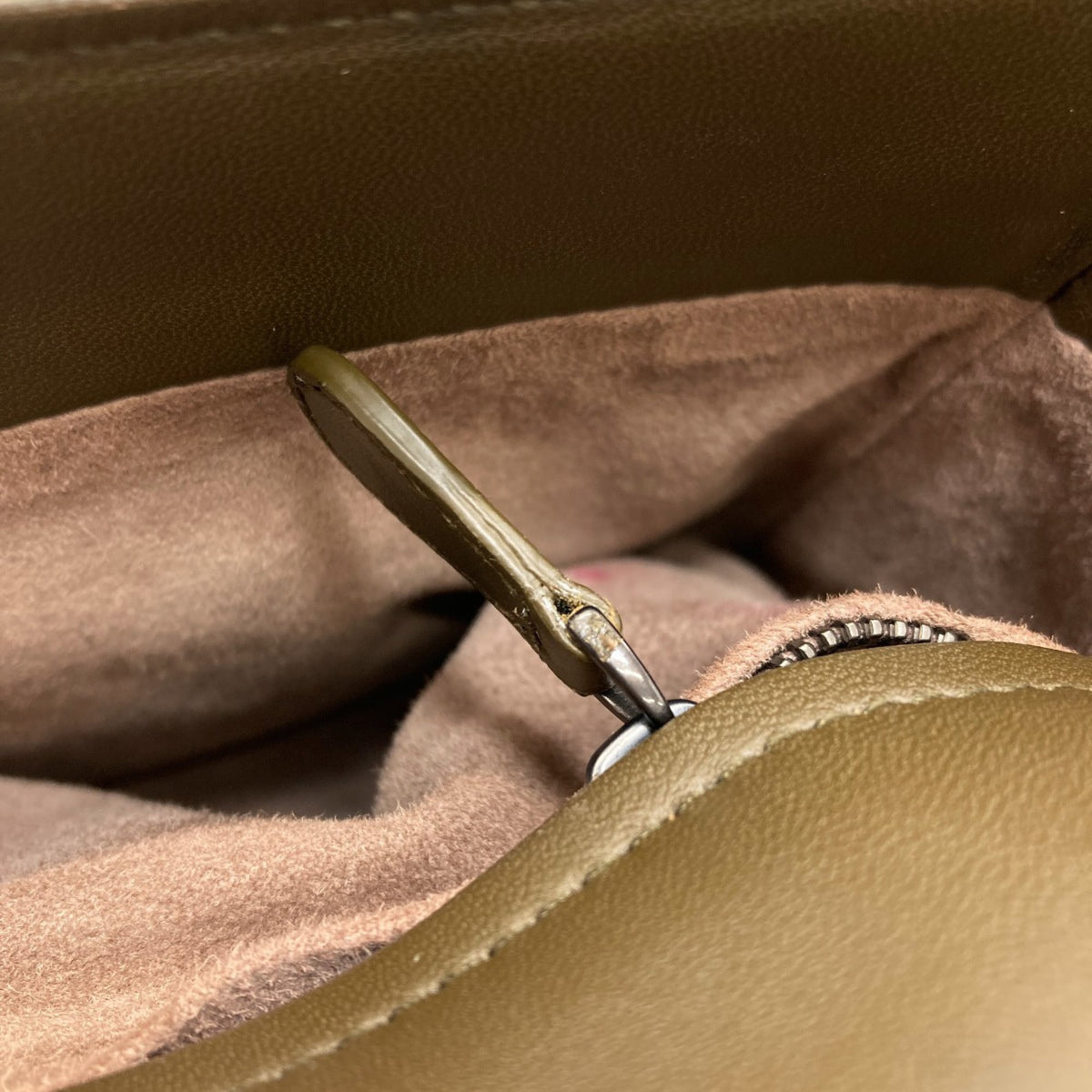 Bottega Veneta Green Leather Handbag (Pre-Owned)