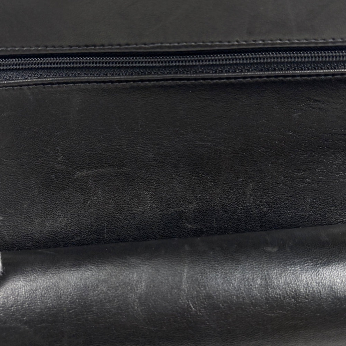 Chanel Matelasse Black Leather Shoulder Bag (Pre-Owned)