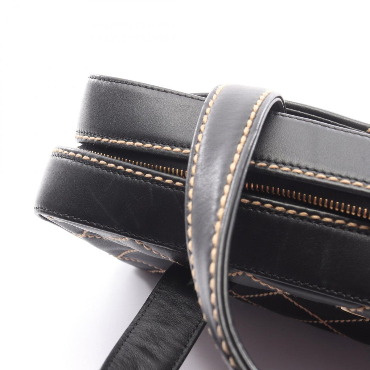 Chanel Black Leather Handbag (Pre-Owned)