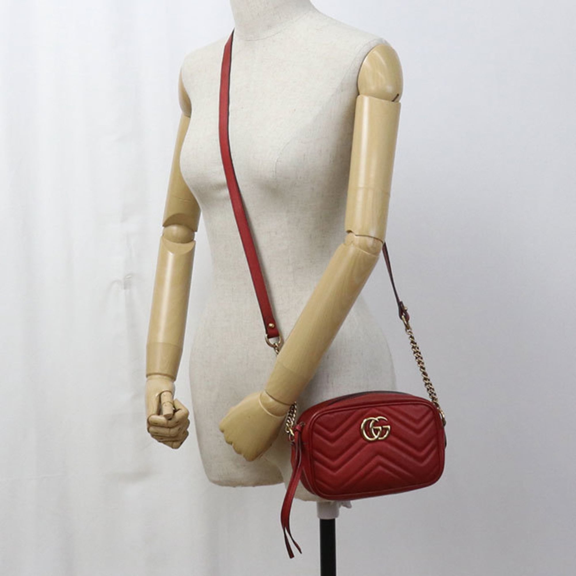 Gucci Red Color Leather Shoulder Bag (Pre-Owned)