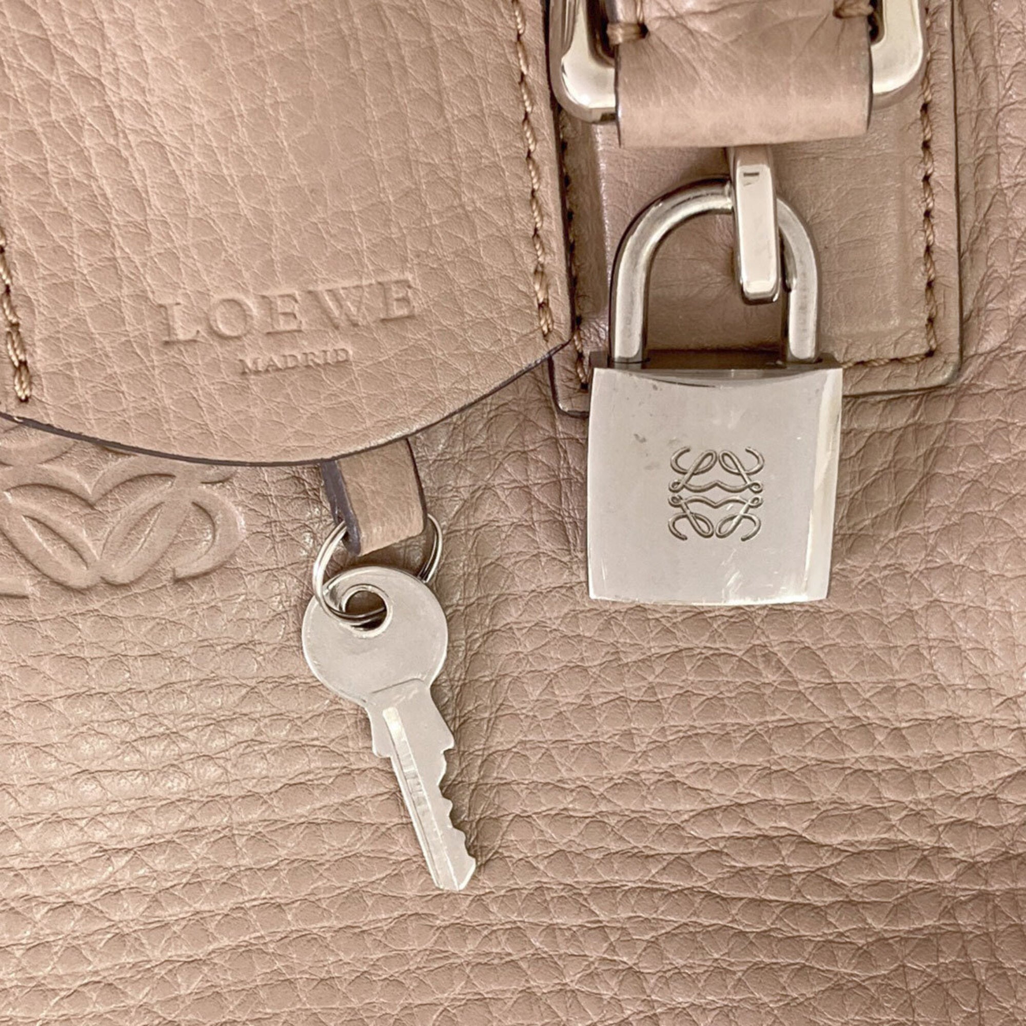 Loewe Amazona Grayish Leather Handbag (Pre-Owned)