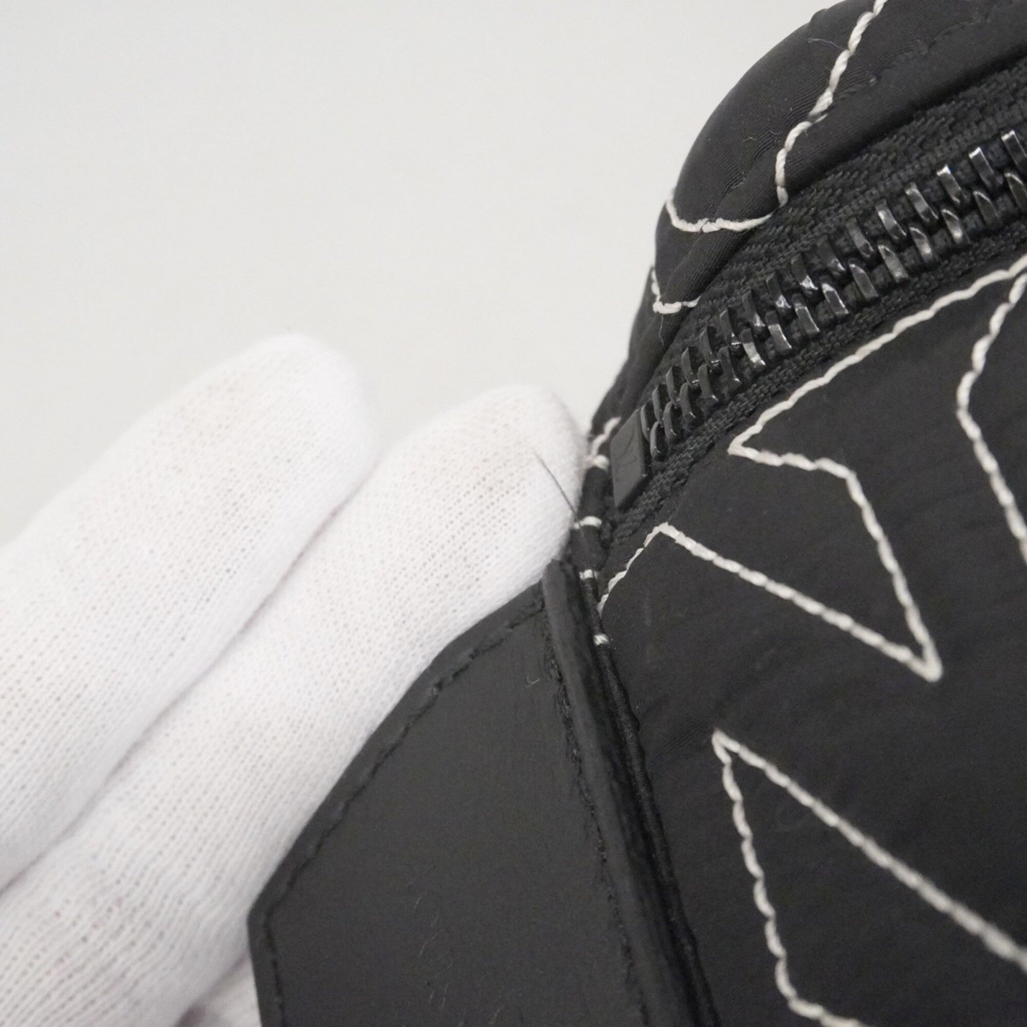 Louis Vuitton Black Handbag (Pre-Owned)