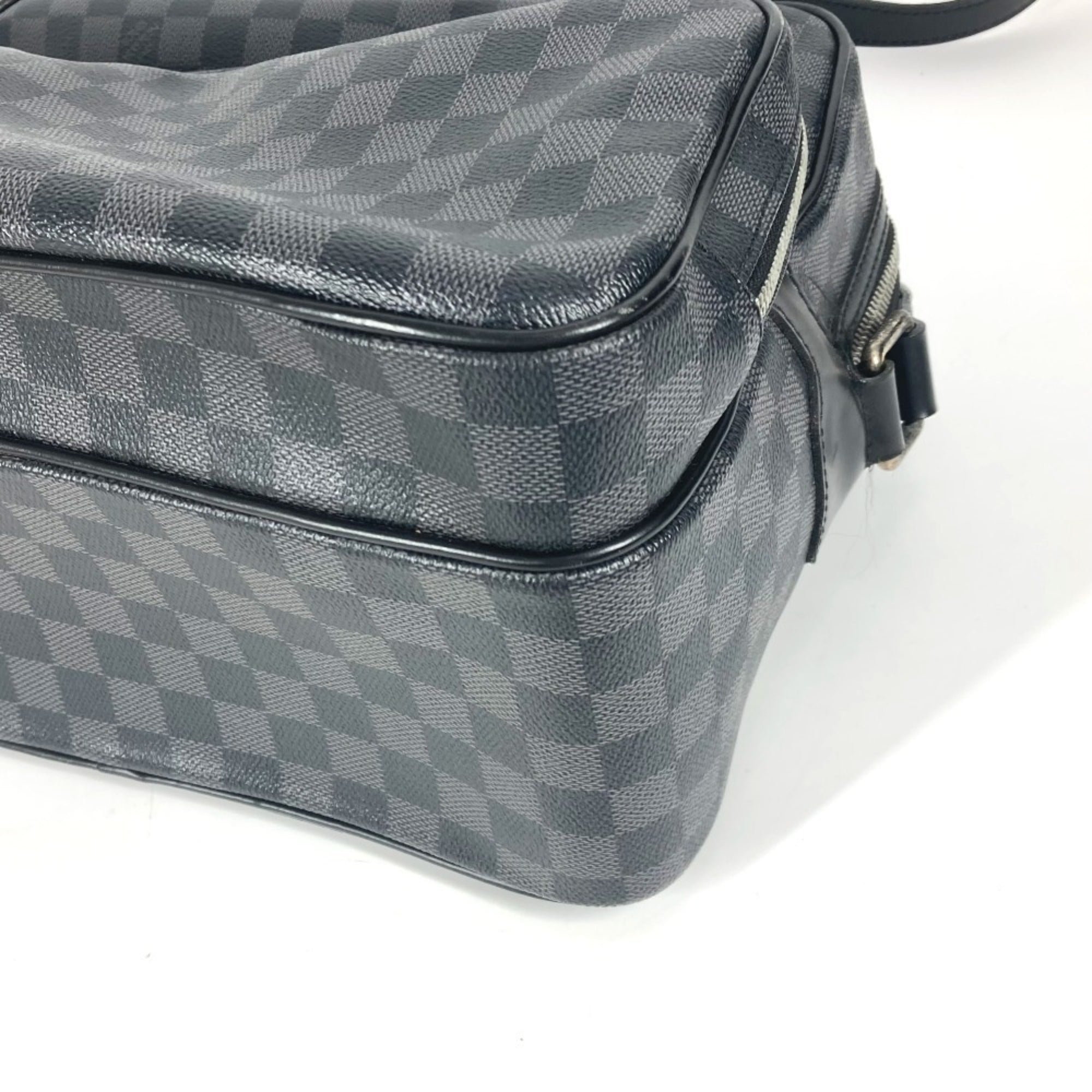 Louis Vuitton Damier Graphite Black Damier Graphite Shoulder Bag (Pre-Owned)