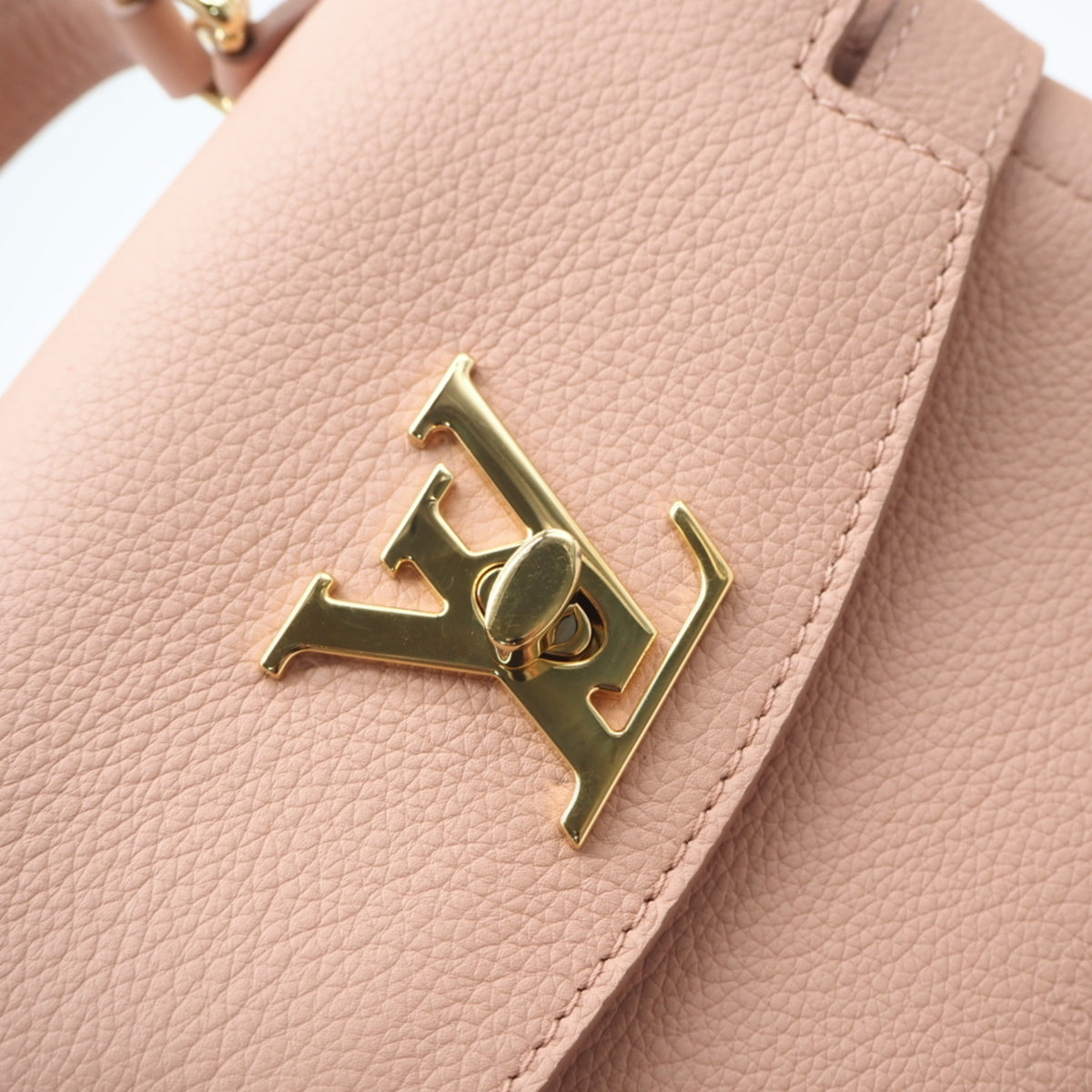 Louis Vuitton Pink Beige Leather Shoulder Bag (Pre-Owned)