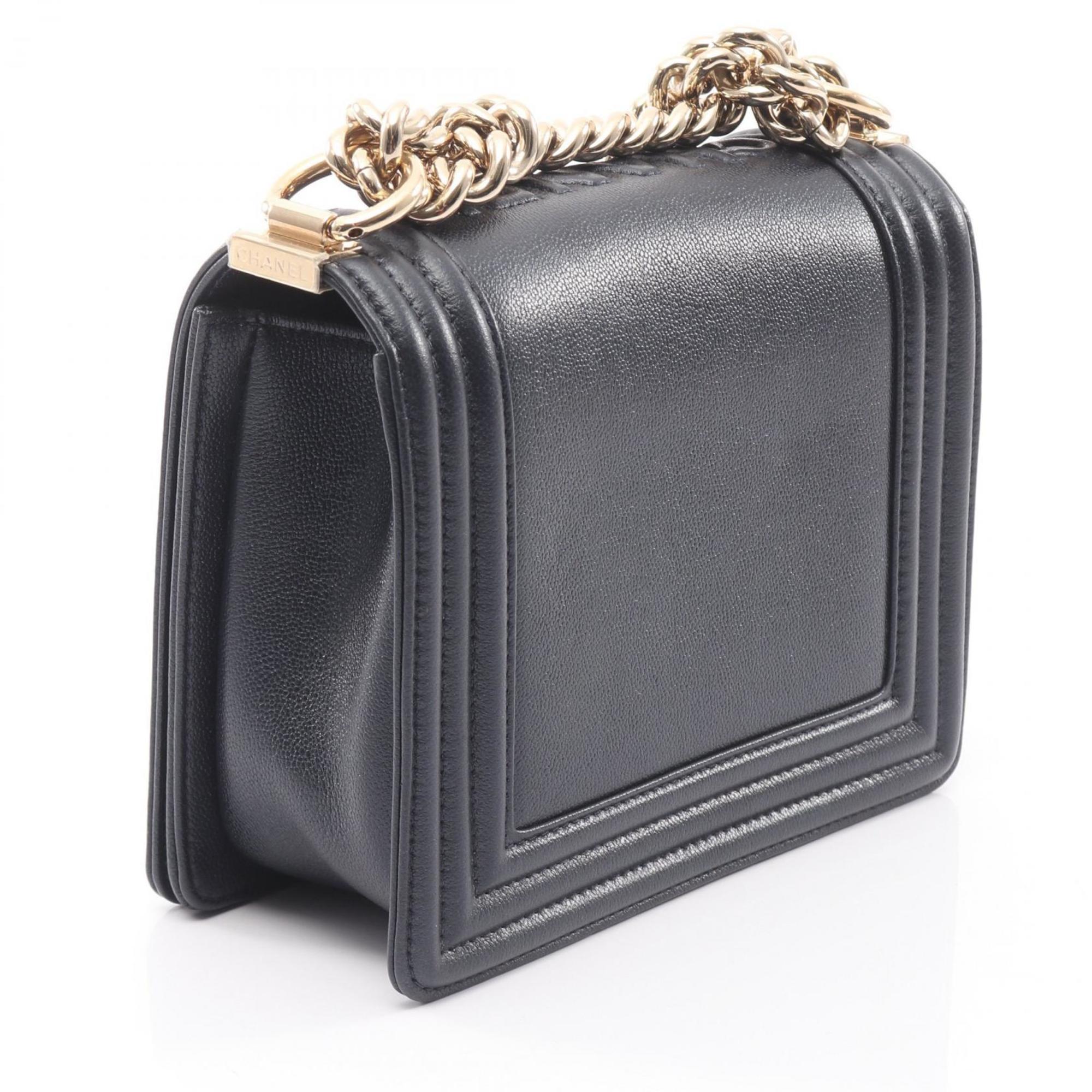 Chanel Navy Leather Shoulder Bag (Pre-Owned)
