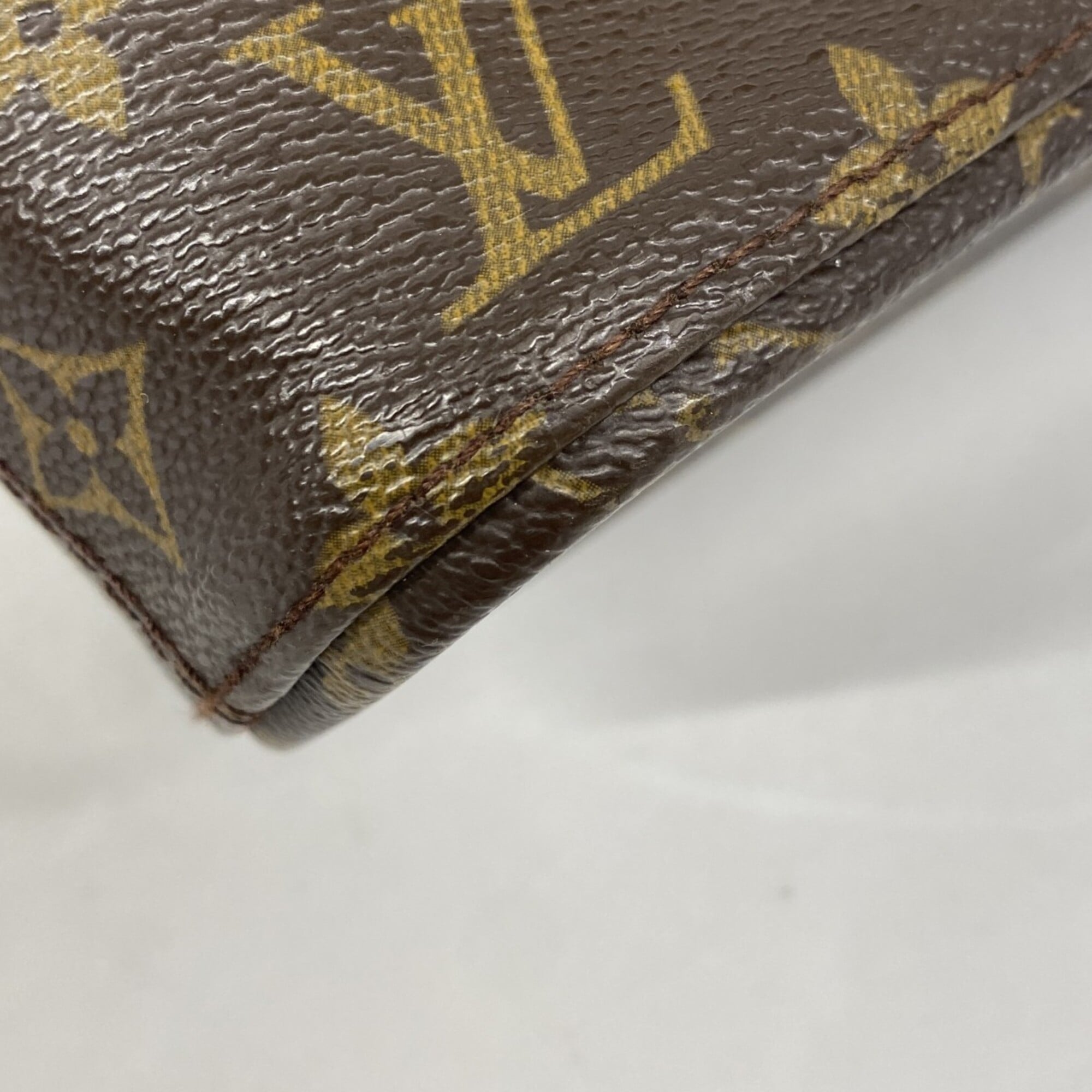 Louis Vuitton Brown Handbag (Pre-Owned)