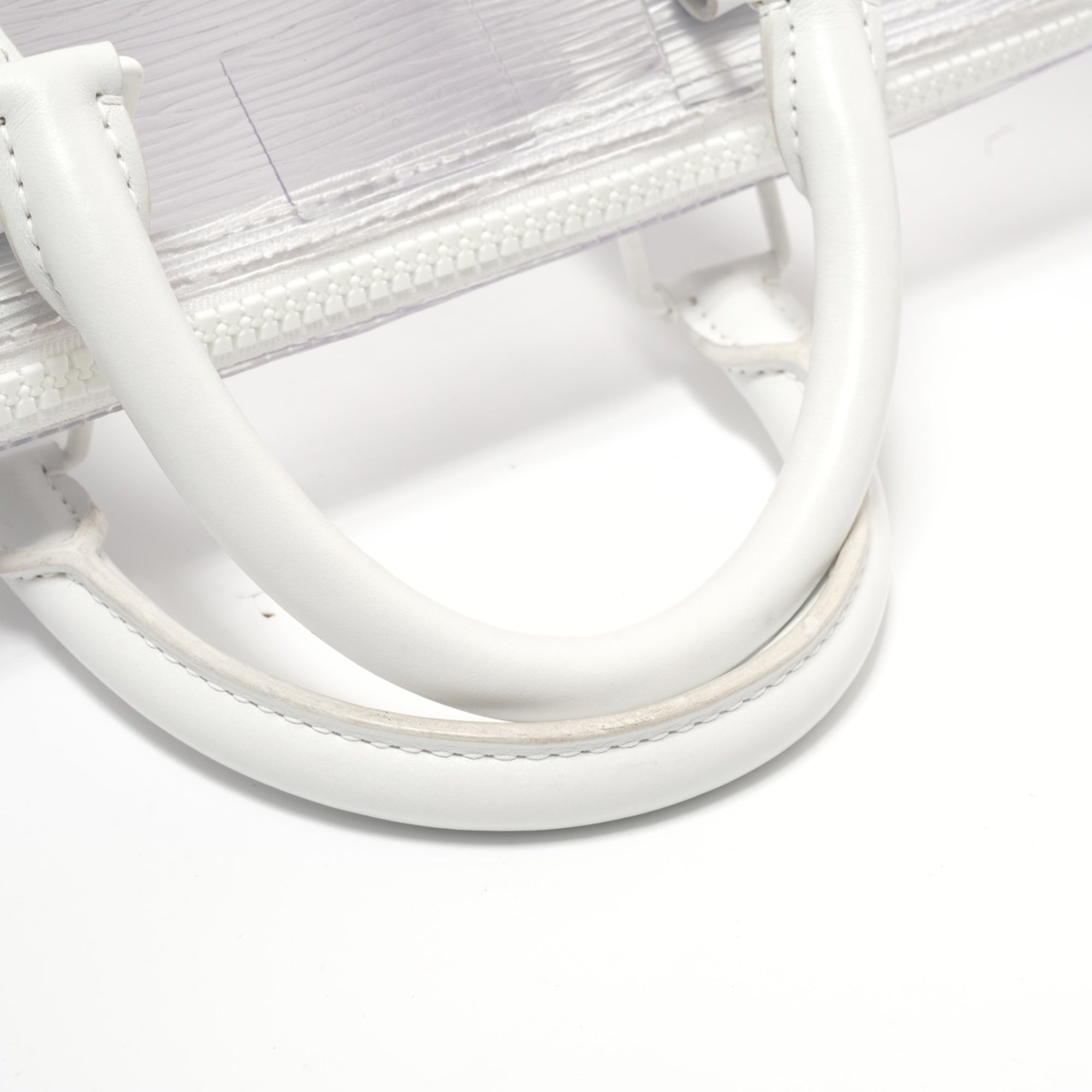 Louis Vuitton White Handbag (Pre-Owned)