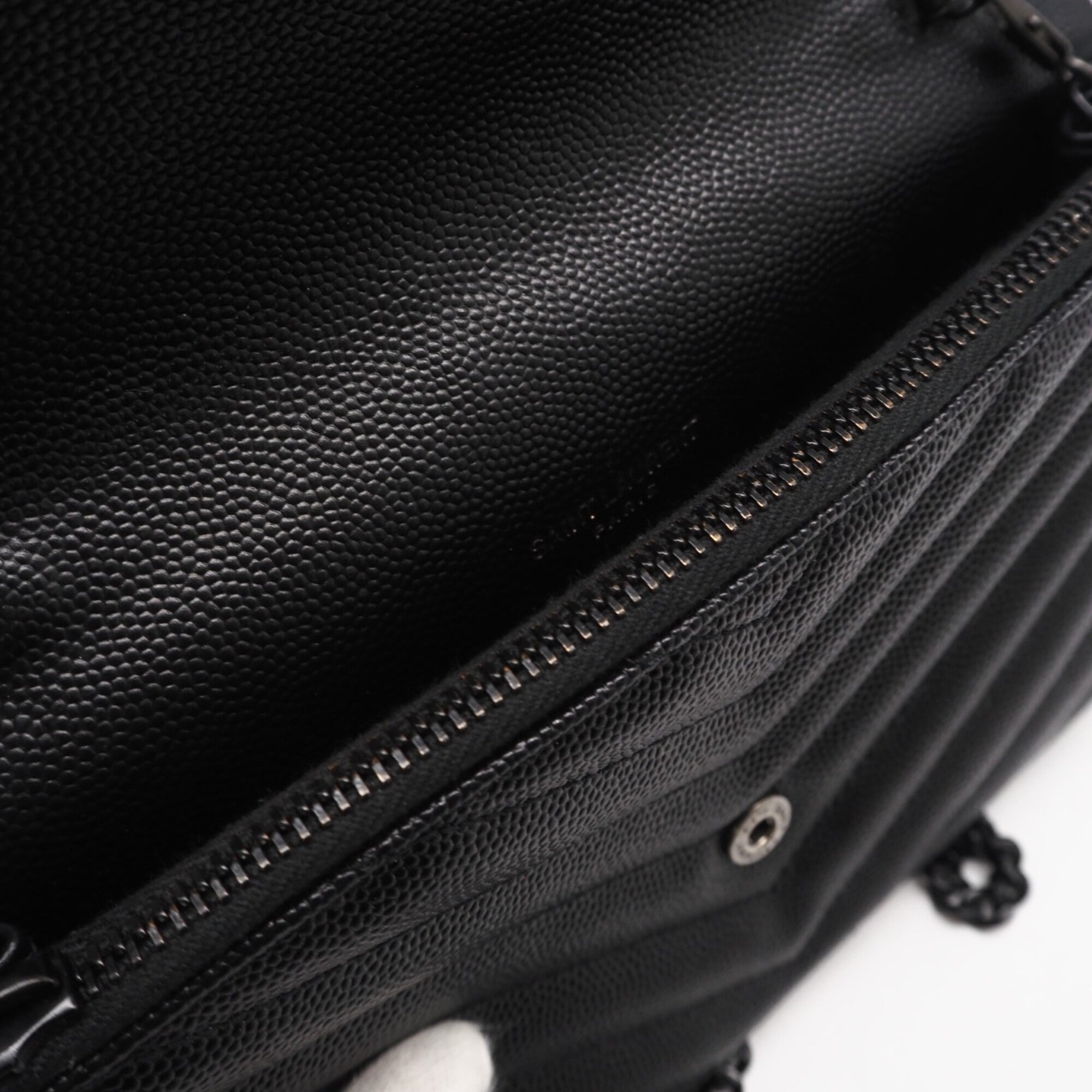 Yves Saint Laurent Cassandre Black Leather Shoulder Bag (Pre-Owned)
