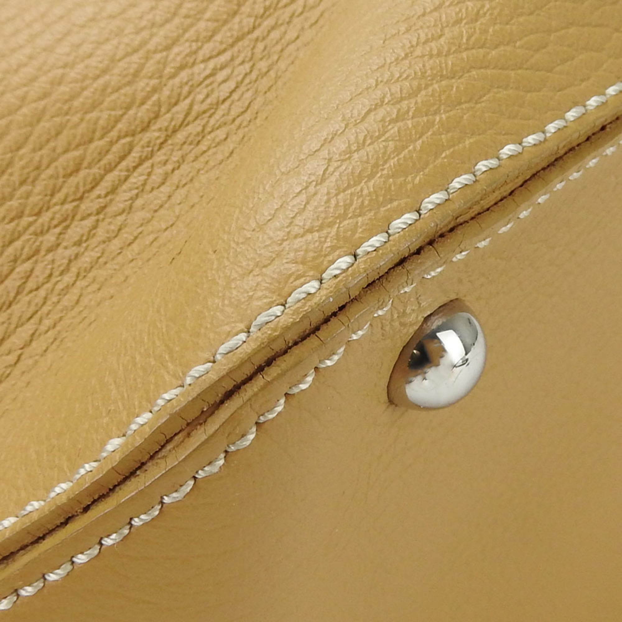 Tod's Beige Leather Tote Bag (Pre-Owned)