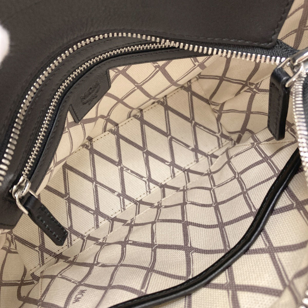 Mcm Black Pvc Handbag (Pre-Owned)