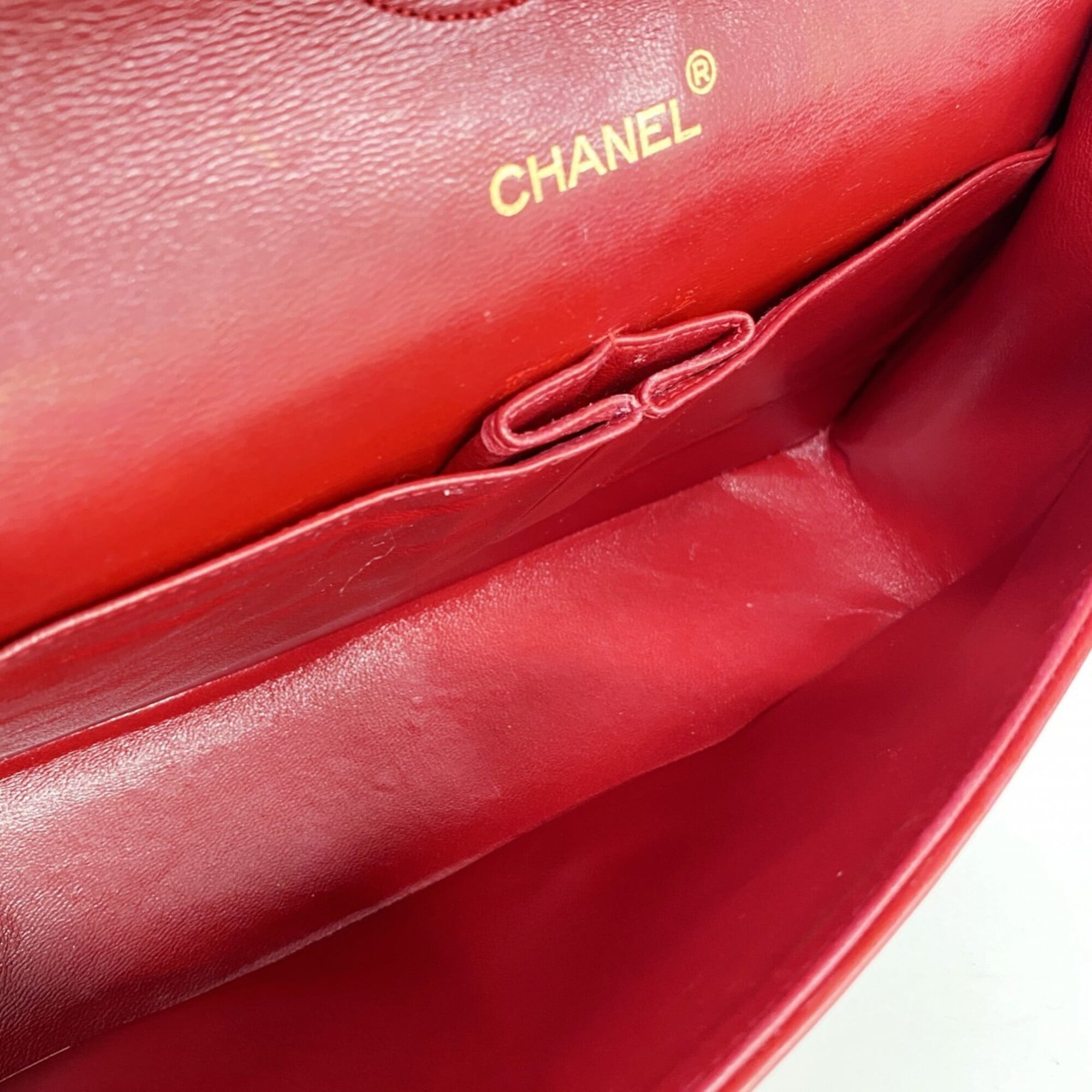 Chanel Red Color Leather Shoulder Bag (Pre-Owned)