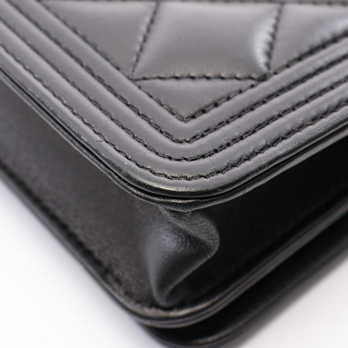 Chanel Black Leather Handbag Shoulder Bag (Pre-Owned)