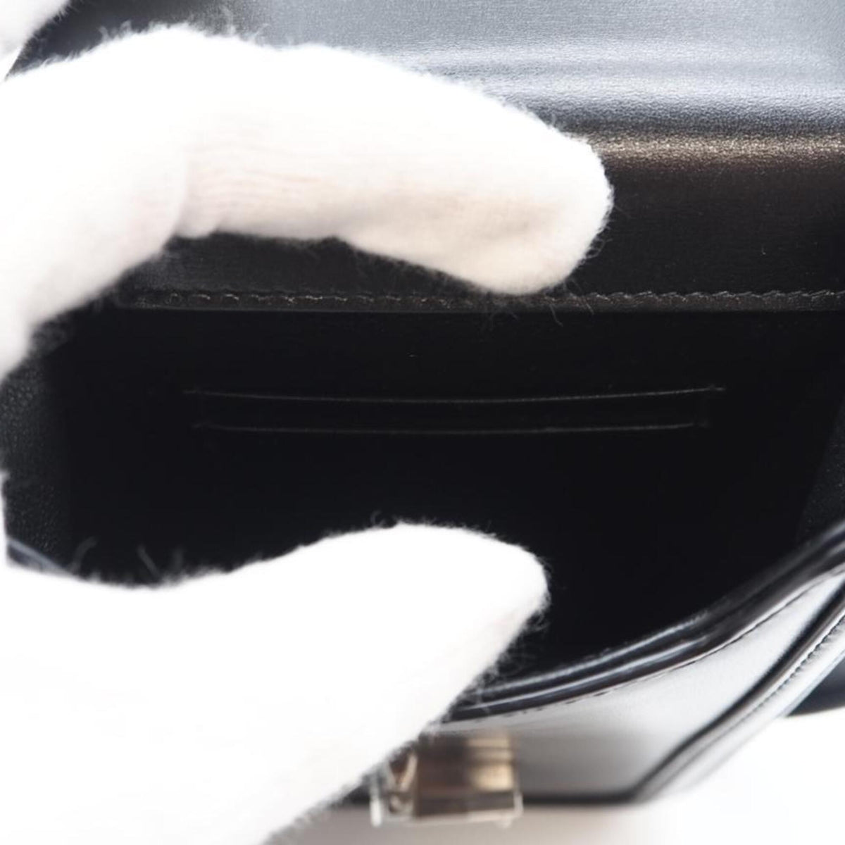 Yves Saint Laurent Black Leather Shoulder Bag (Pre-Owned)