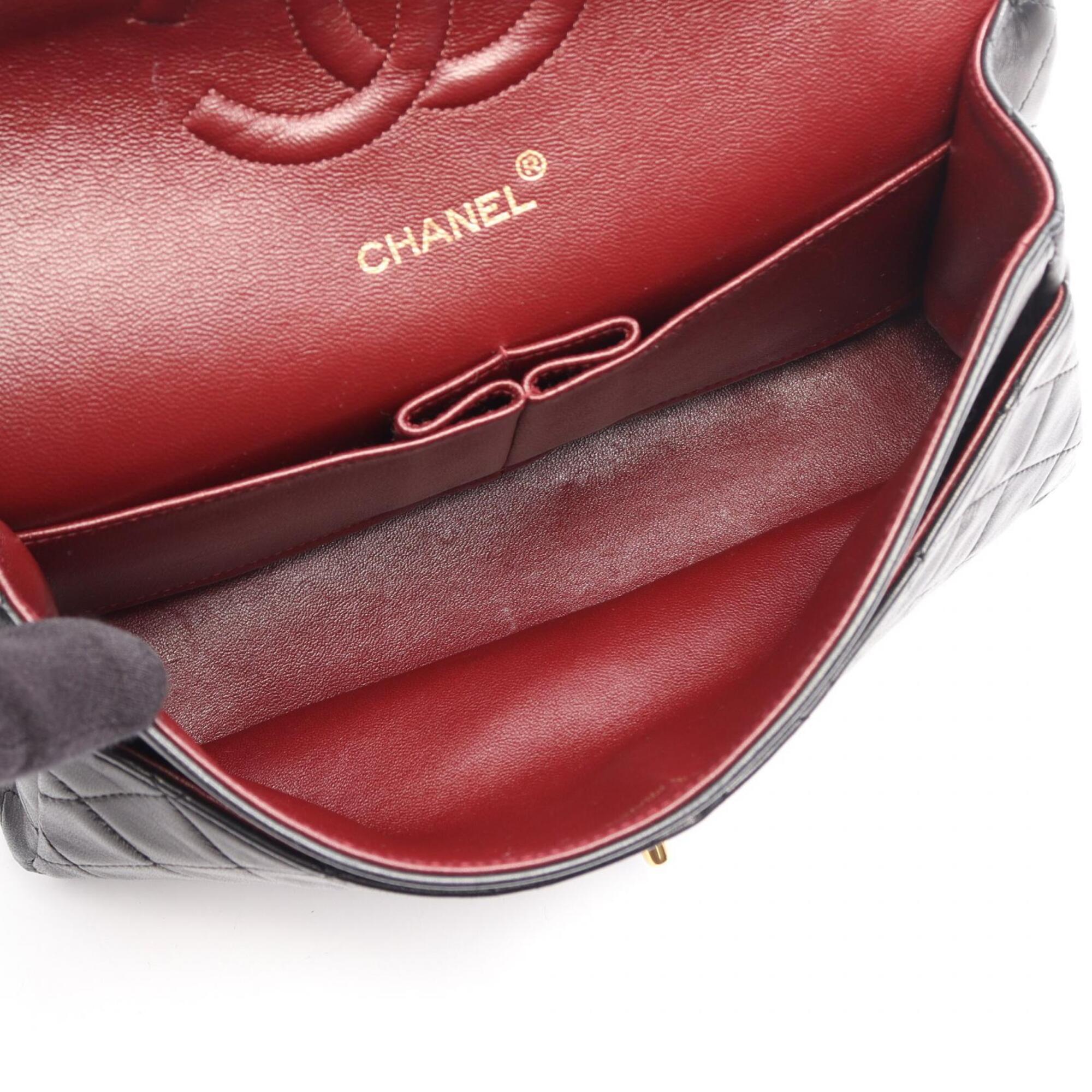 Chanel Black Leather Handbag Shoulder Bag (Pre-Owned)