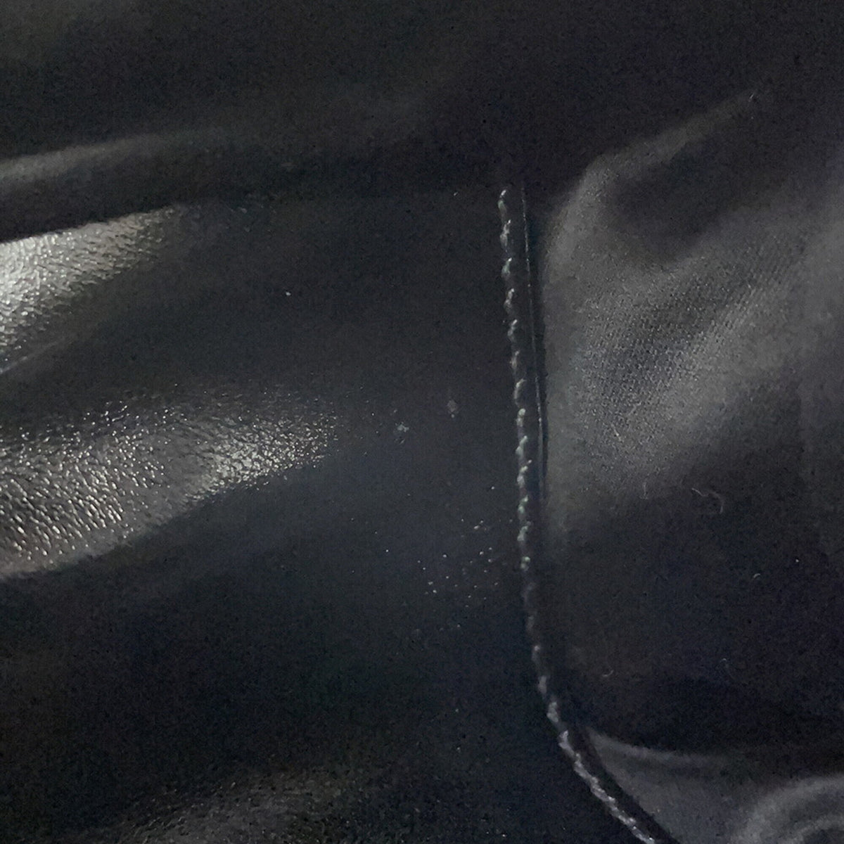 Miu Miu Black Leather Handbag (Pre-Owned)