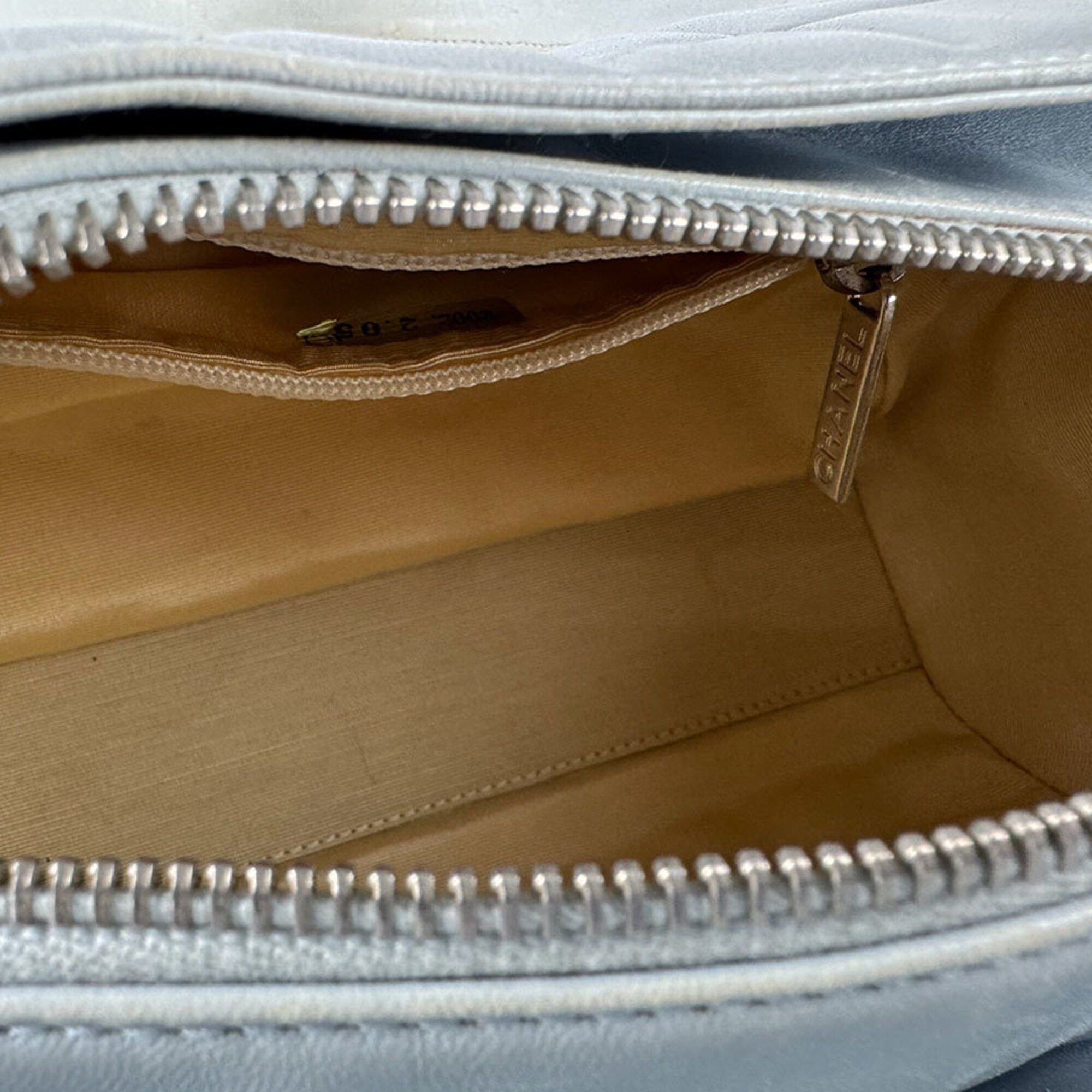 Chanel Light Blue Leather Shoulder Bag (Pre-Owned)