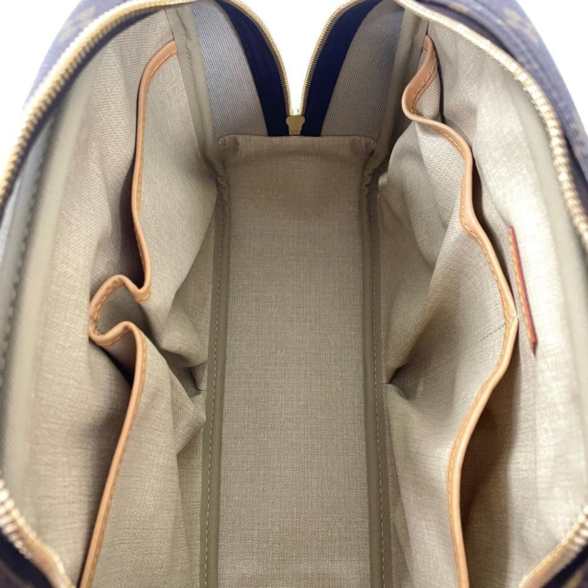 Louis Vuitton Brown Monogram Canvas Handbag (Pre-Owned)